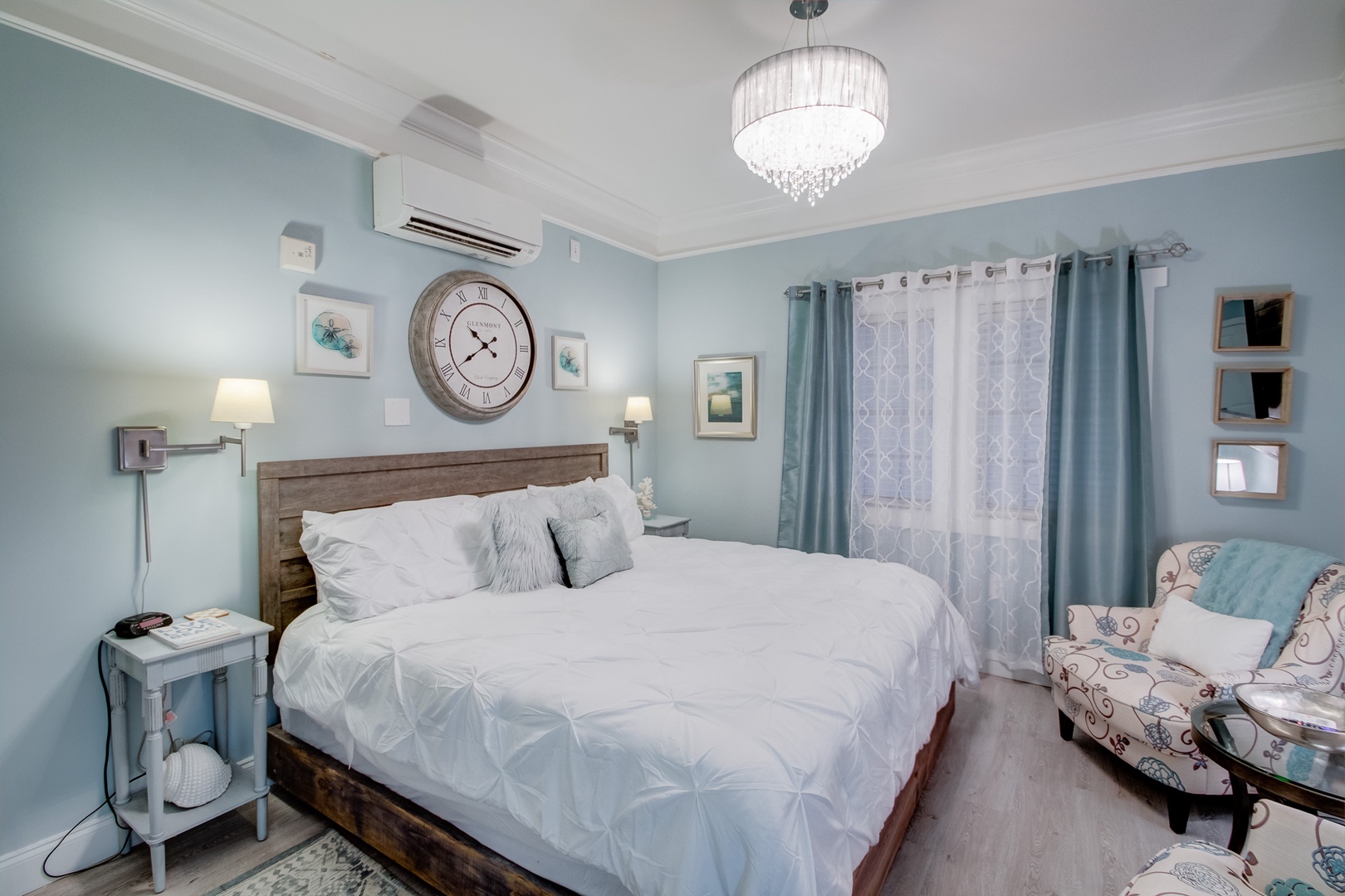 King size bed