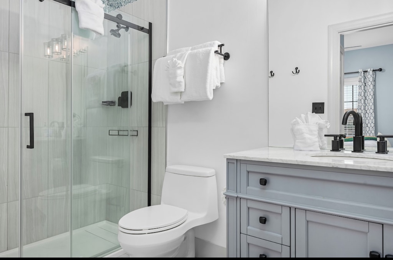 Full bathroom