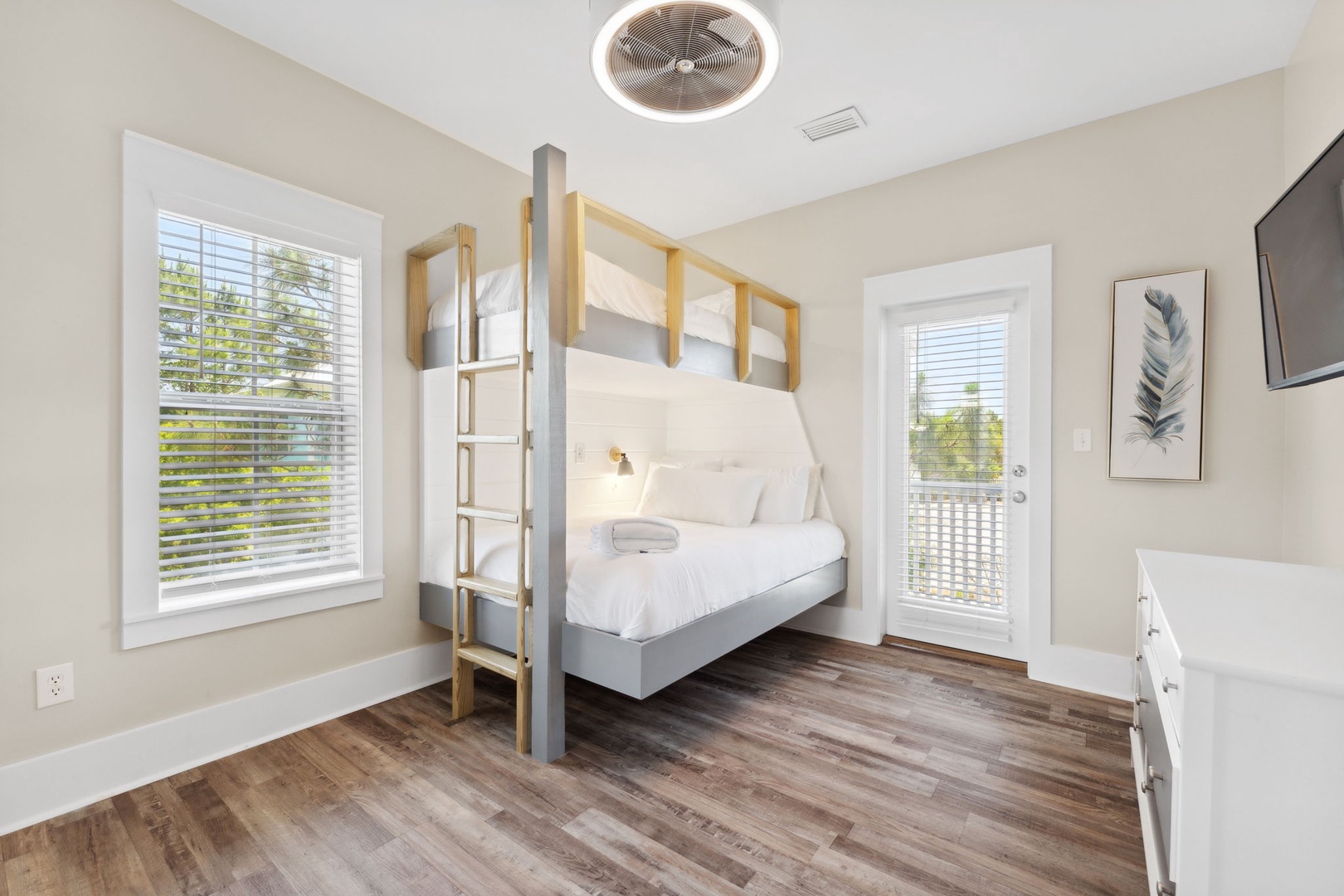 Ensuite Bunk Bedroom with with Balcony Access
