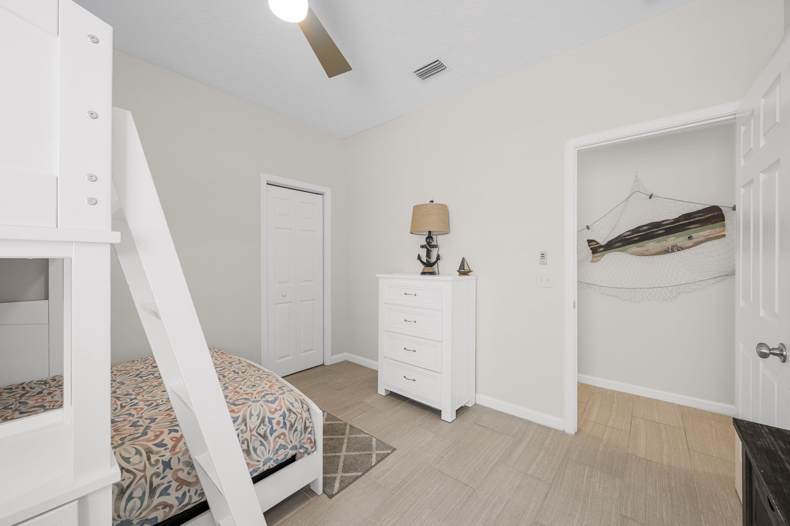 Guest bedroom with bunk-beds