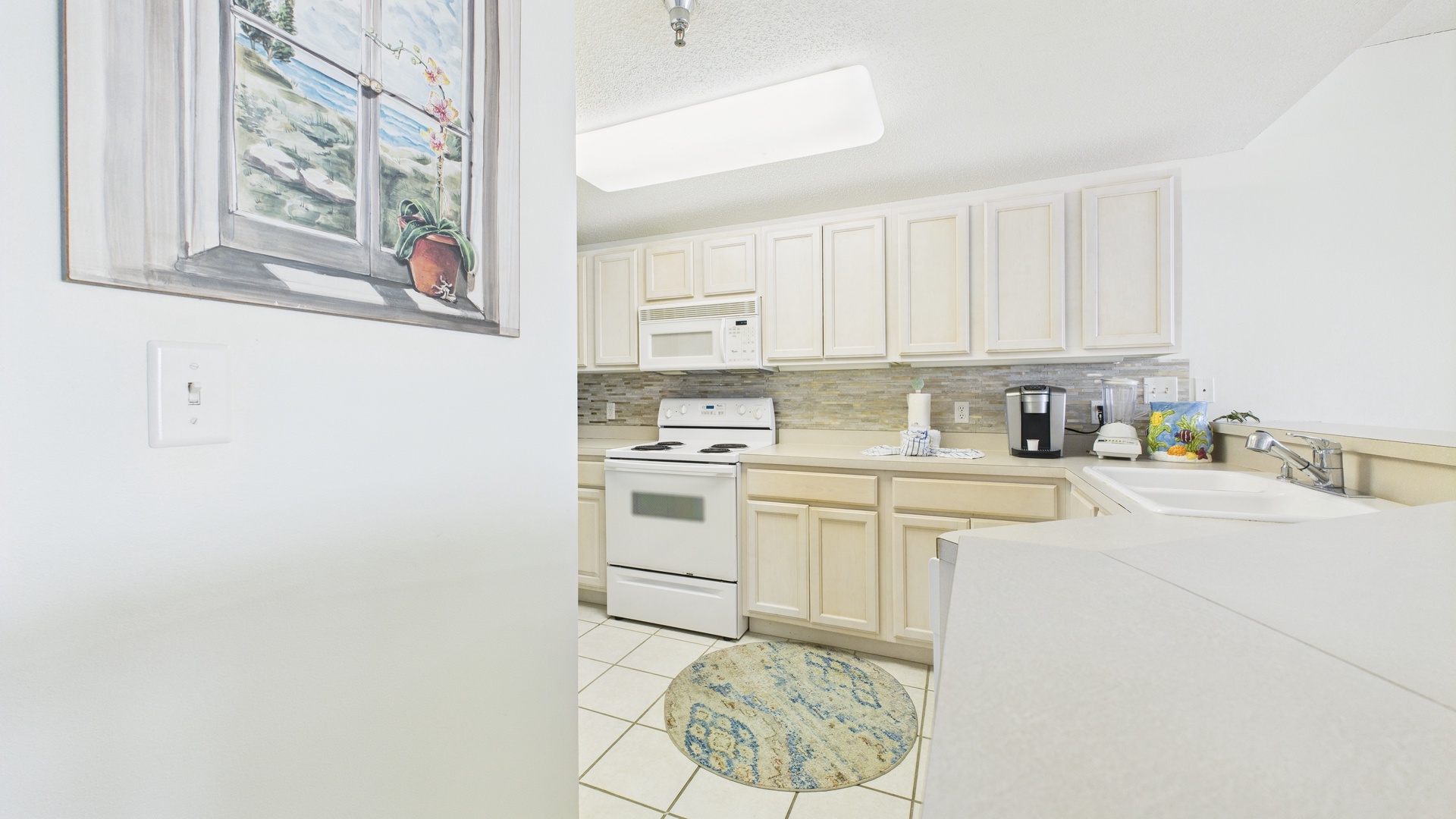 Full kitchen