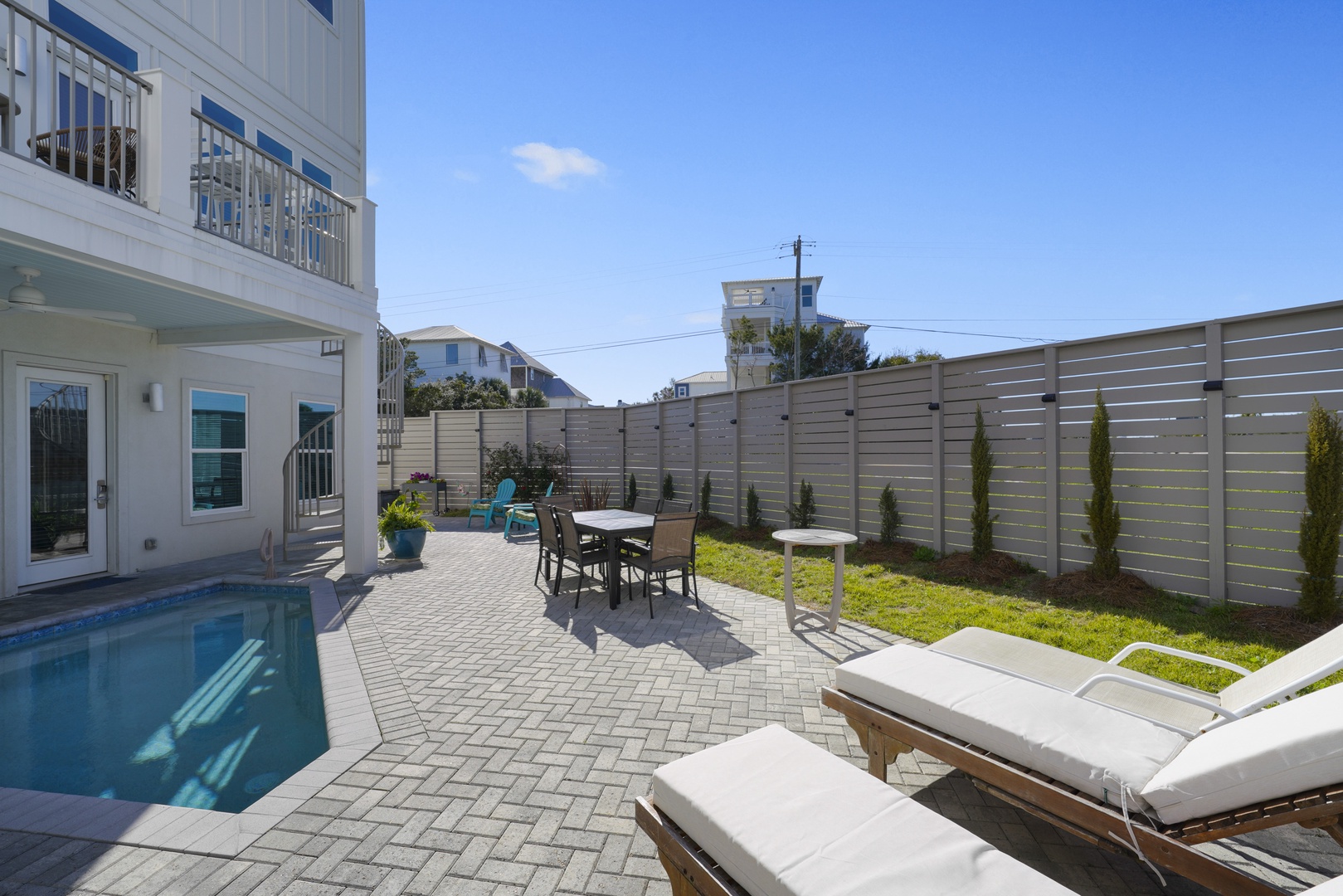 Private pool and fenced back yard