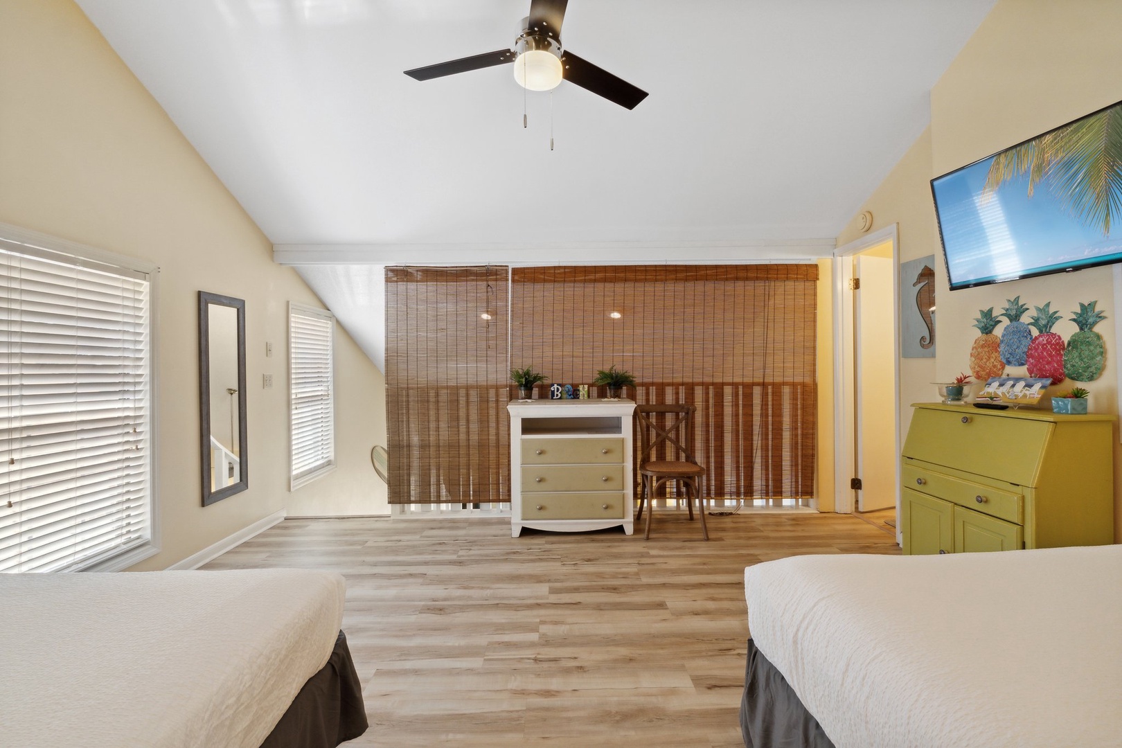 Loft with 2 queen sized beds