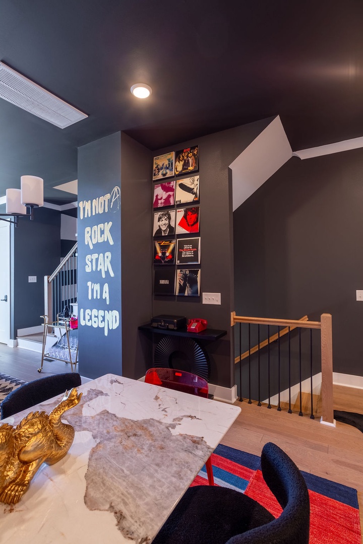 More decor and art