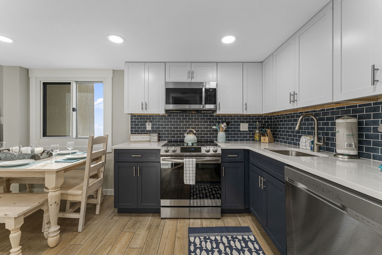 Fully applianced kitchen