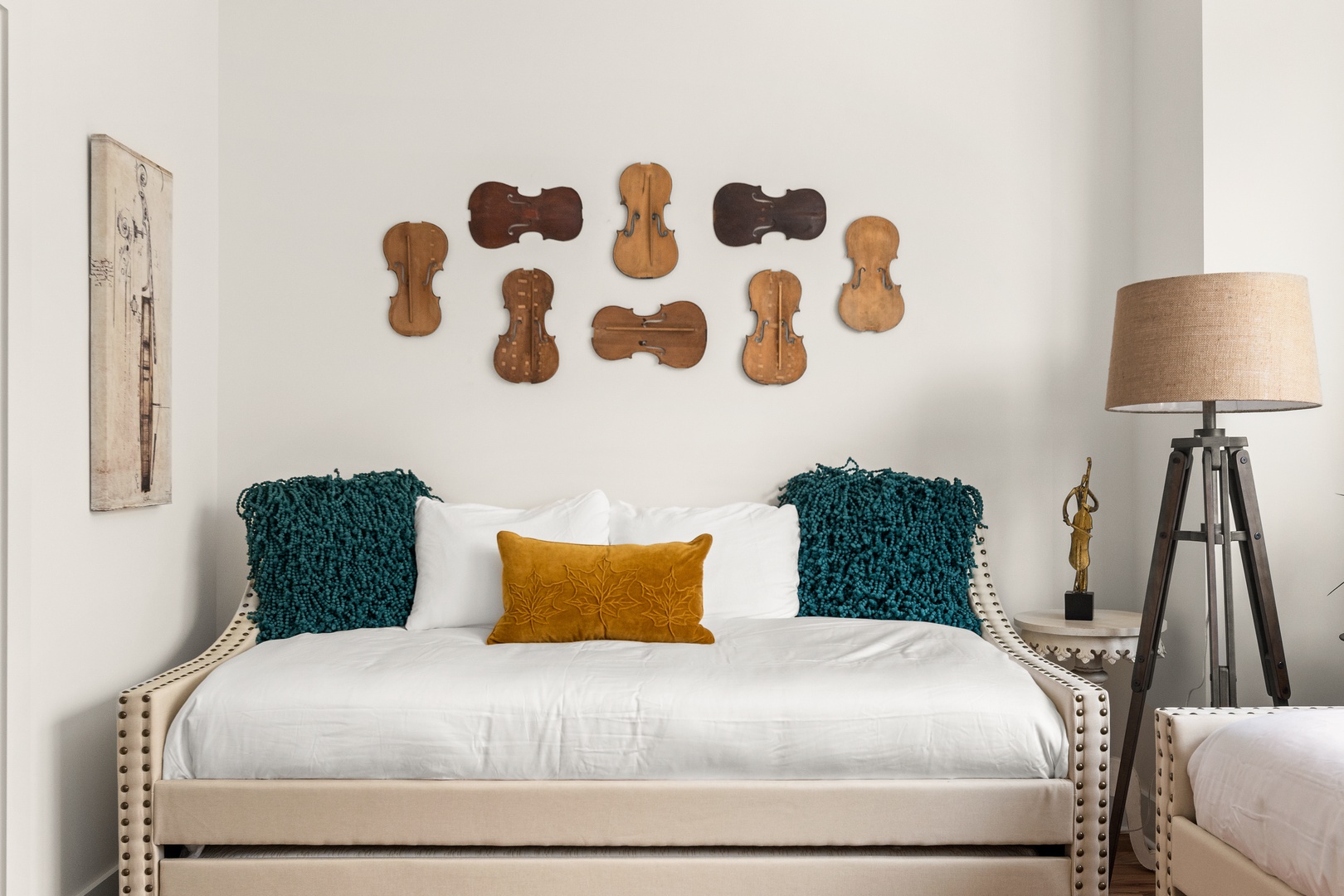 3rd floor trundle room -This room has 4 single beds