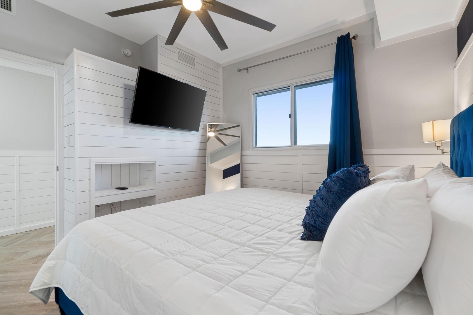 Ensuite king bedroom