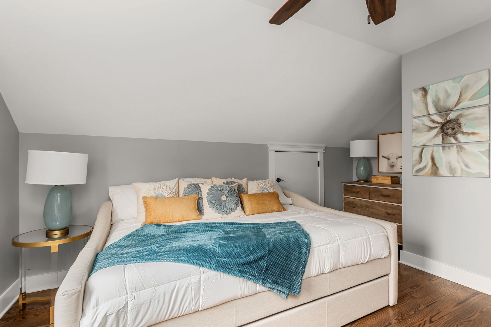 Guest Bedroom with Queen Bed and twin Trundle-This room sleeps 3