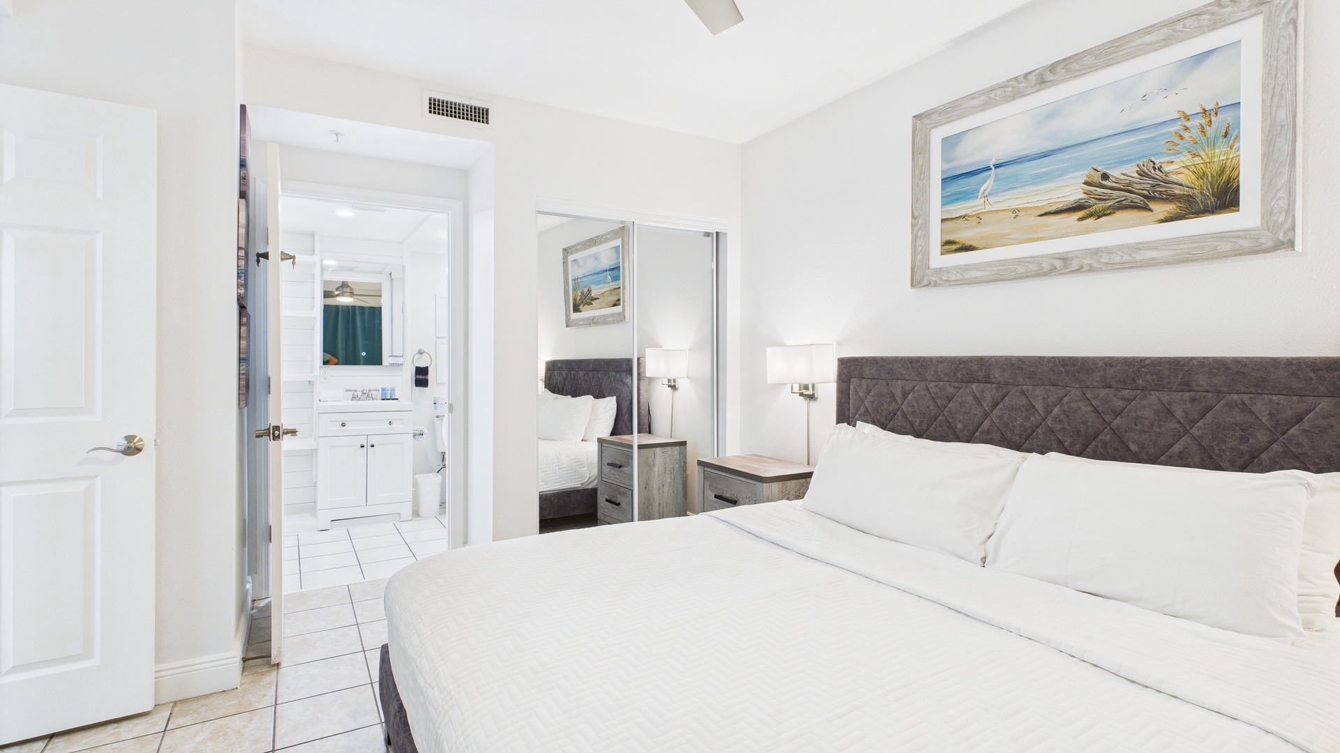 Master bedroom with king bed and ensuite bathroom (sleeps 2)