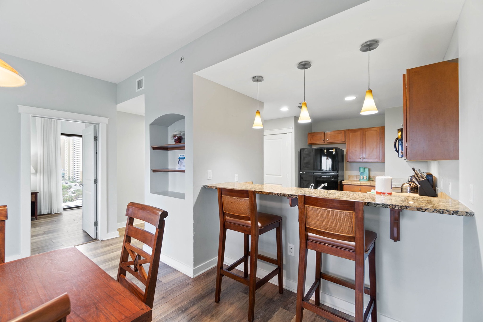 Kitchen breakfast bar