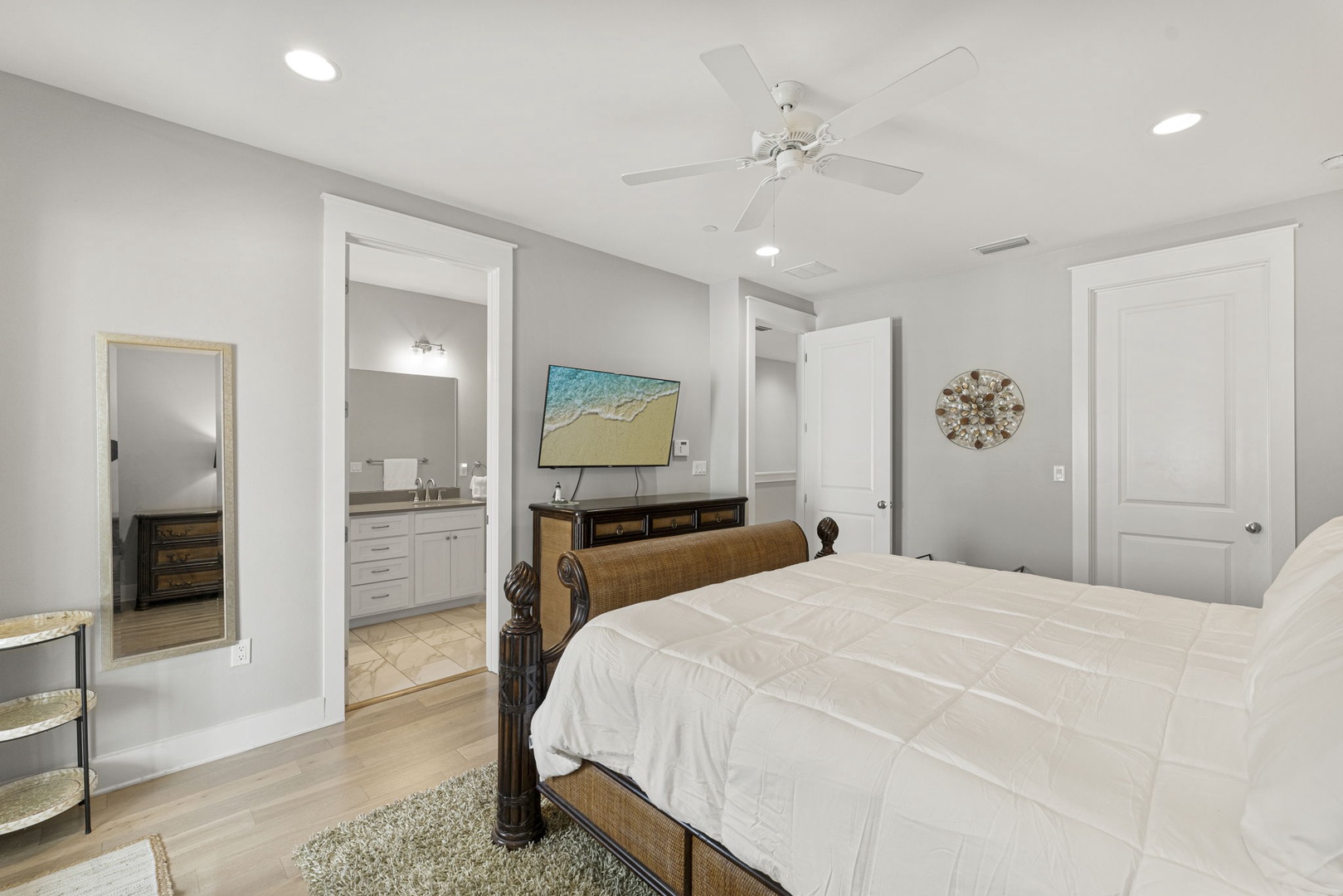 King master bedroom on upper level