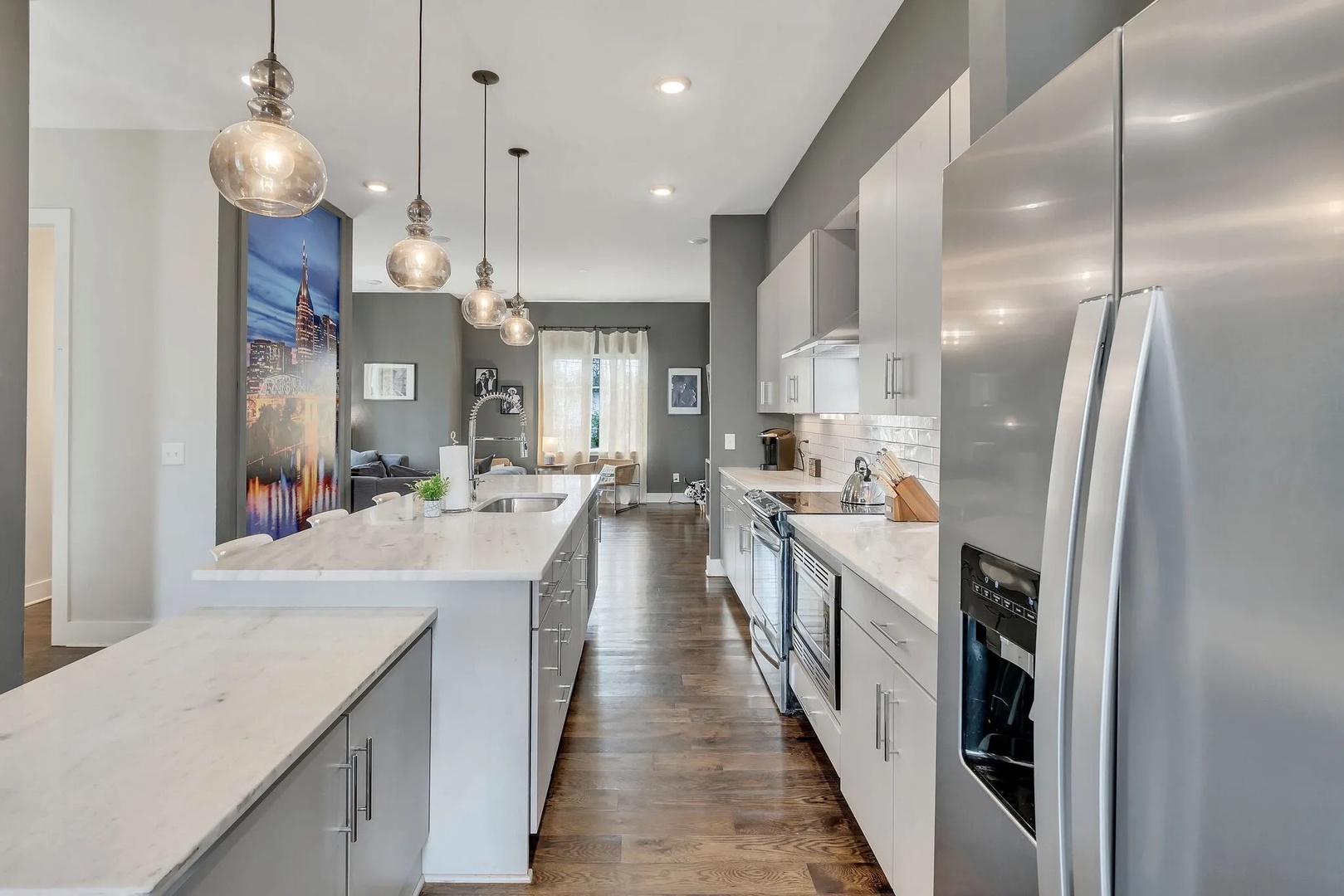 Full kitchen with breakfast bar and all the necessary cooking essentials