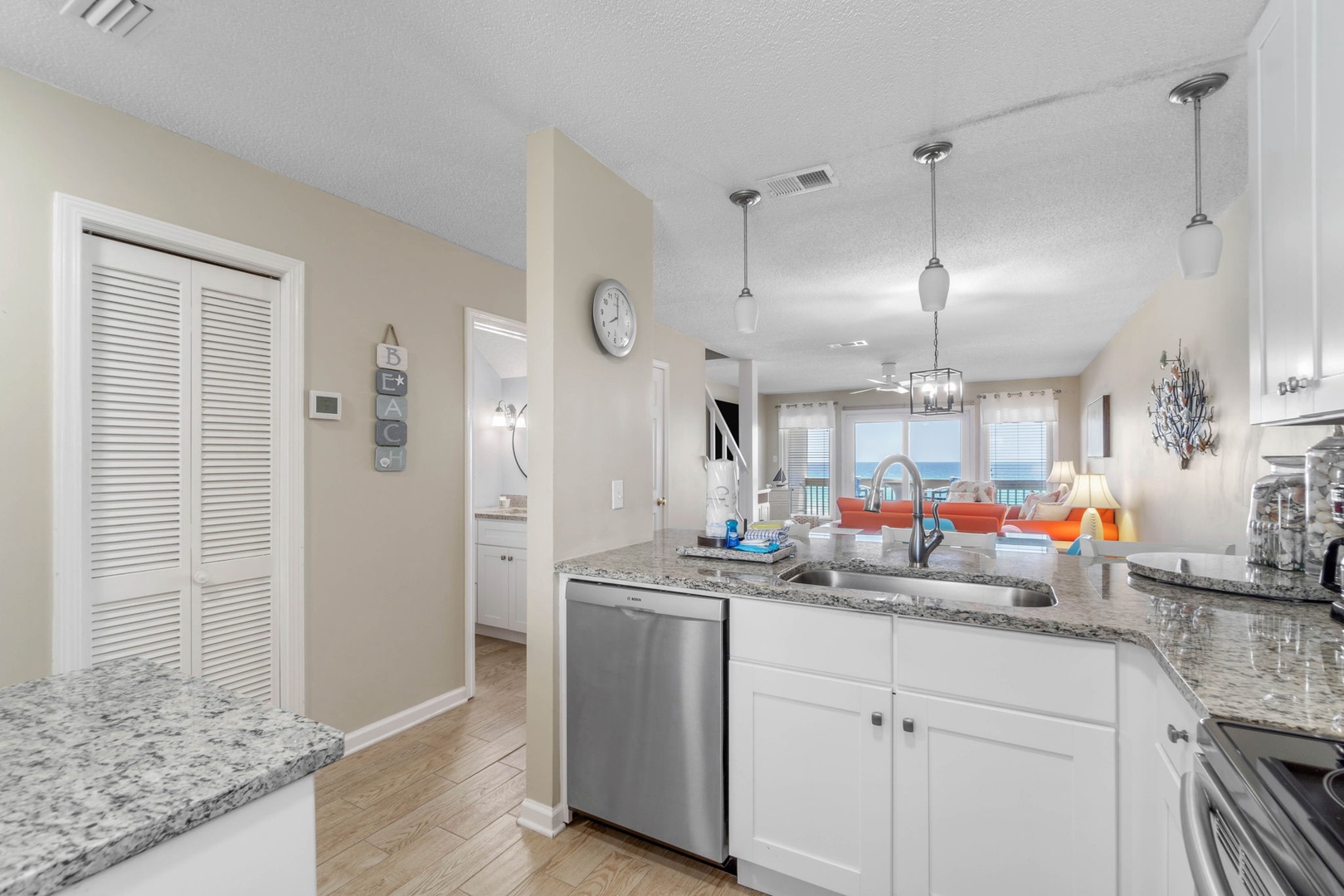 Fully applianced kitchen