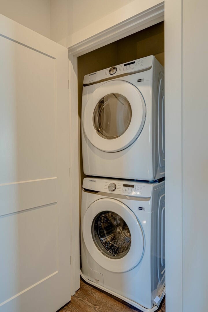 5631 - In unit washer and dryer