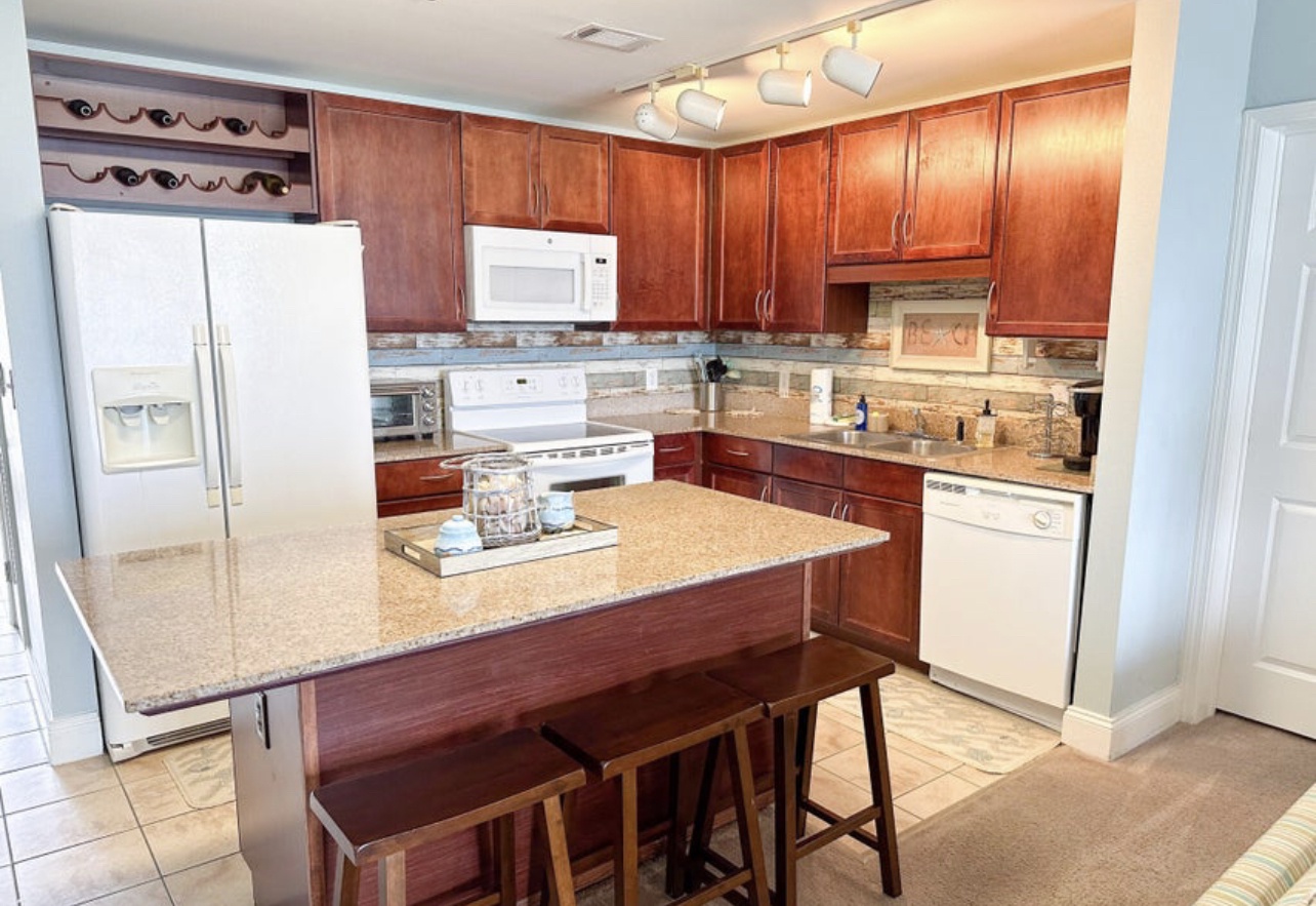 Kitchen island/breakfast bar