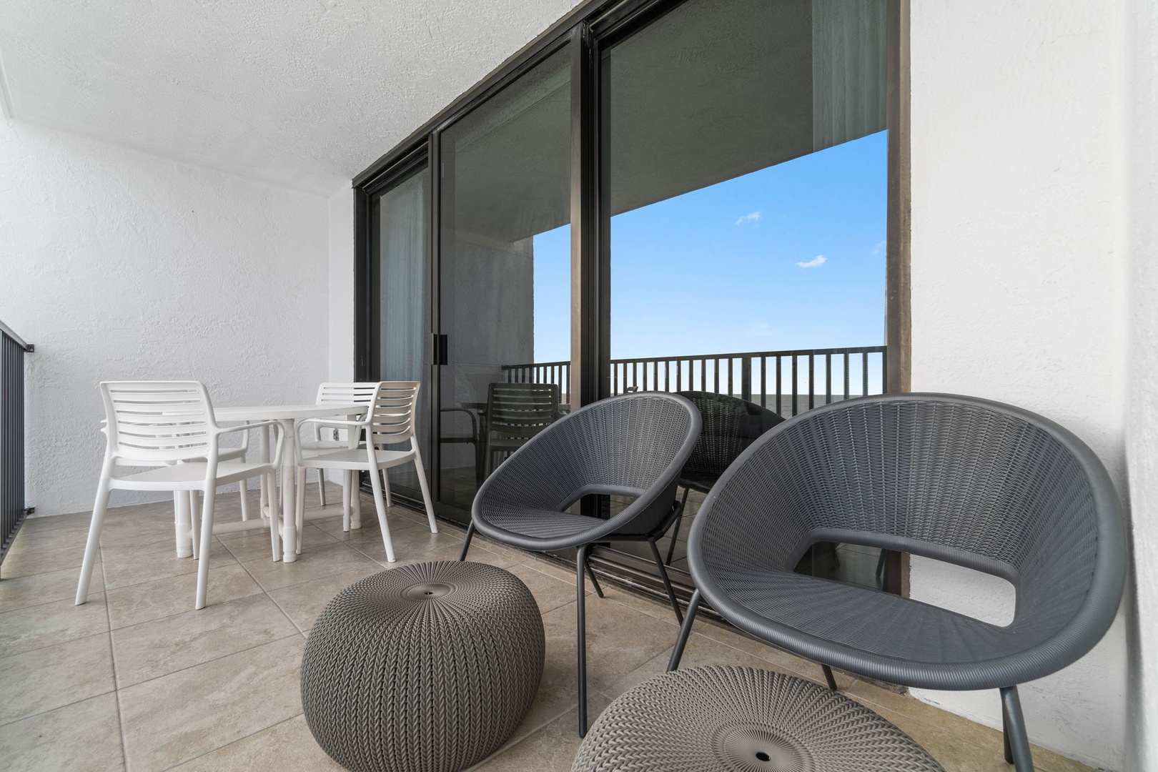 Furnished balcony