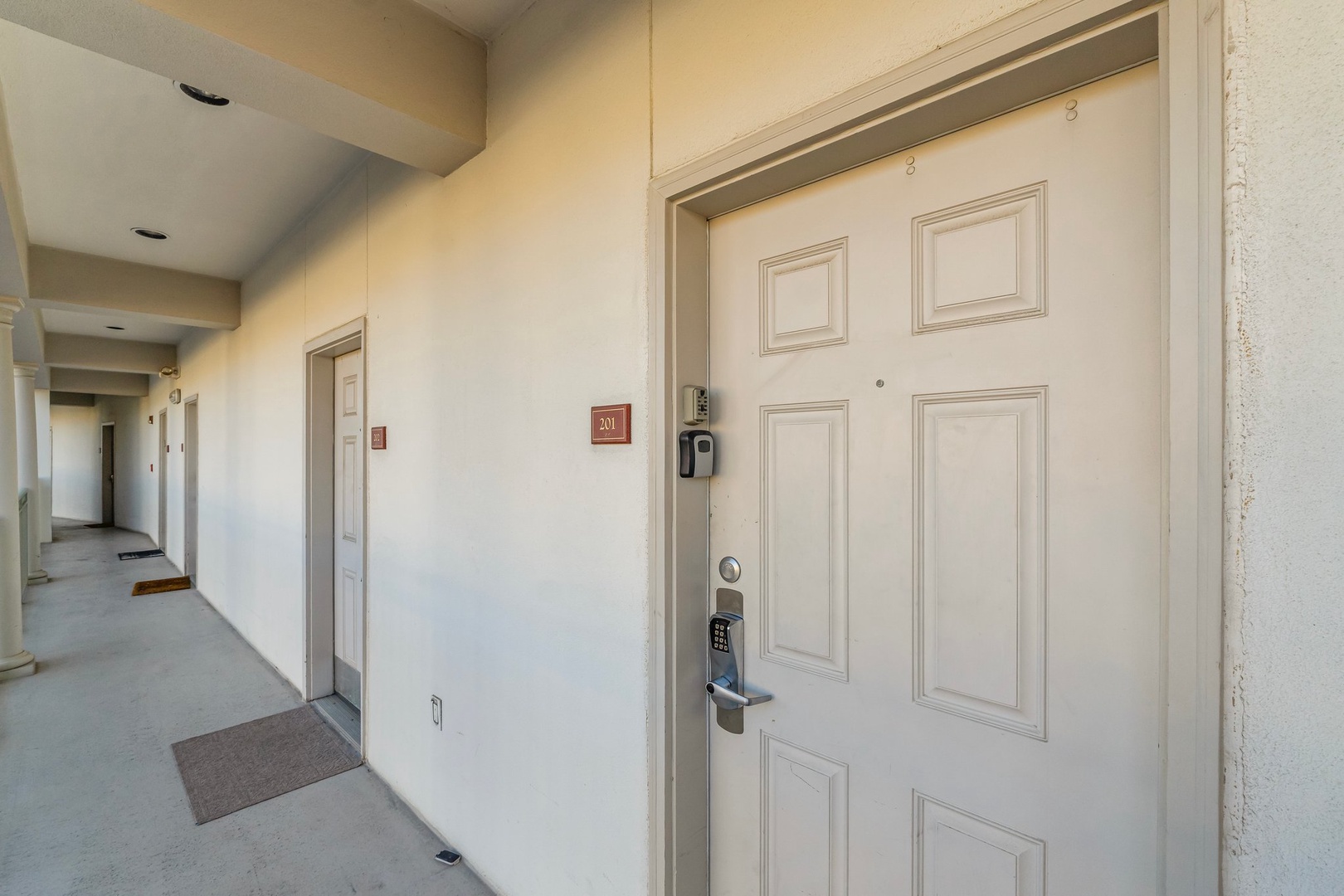 3-9955-E-County-Hwy-30A-201-2nd-floor-18