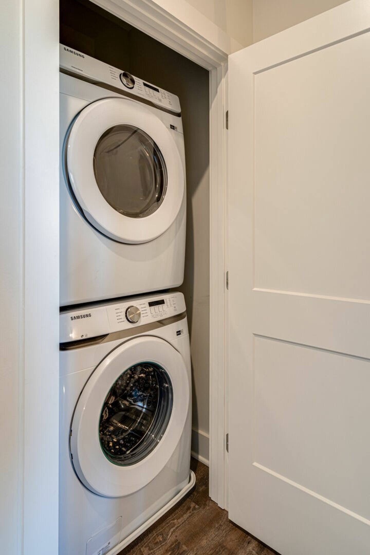 5629 - In unit washer and dryer