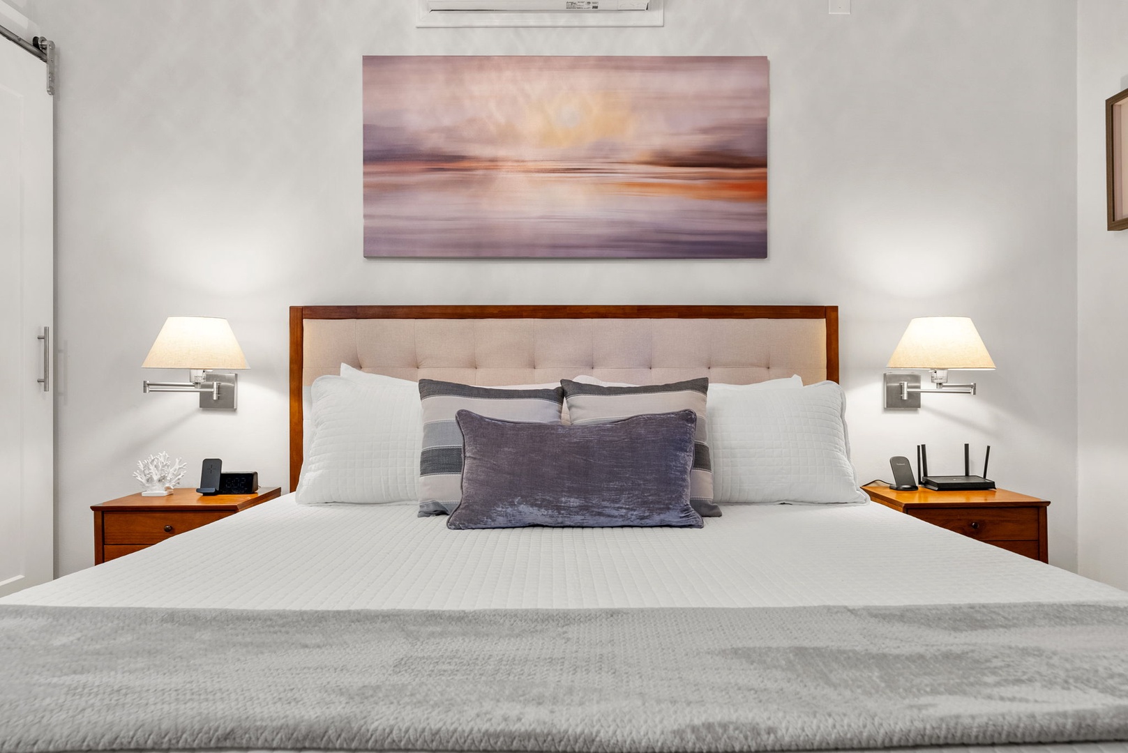 Main sleeping area with king bed (sleeps 2)