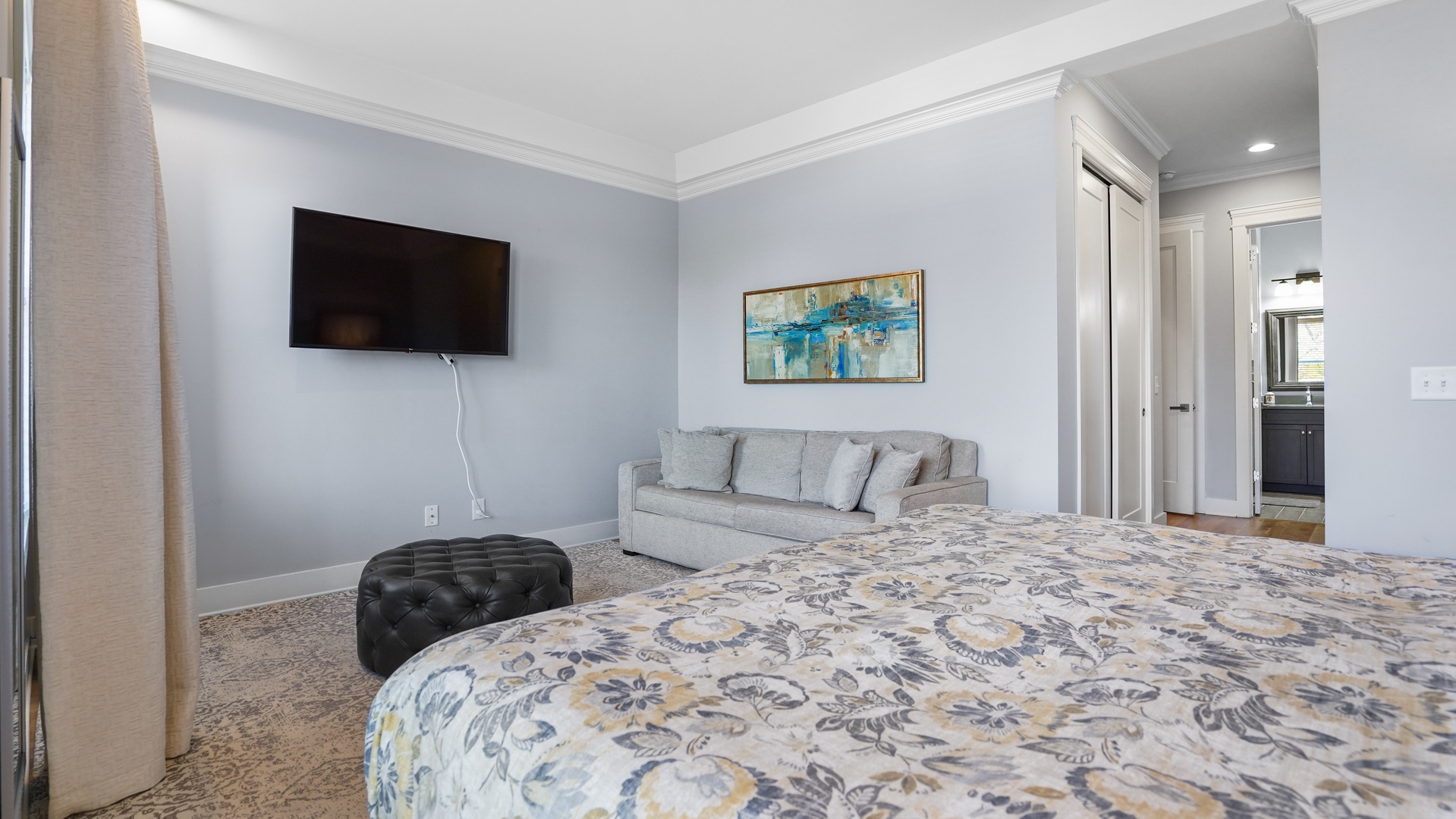(3rd level) Master with king bed & sofa