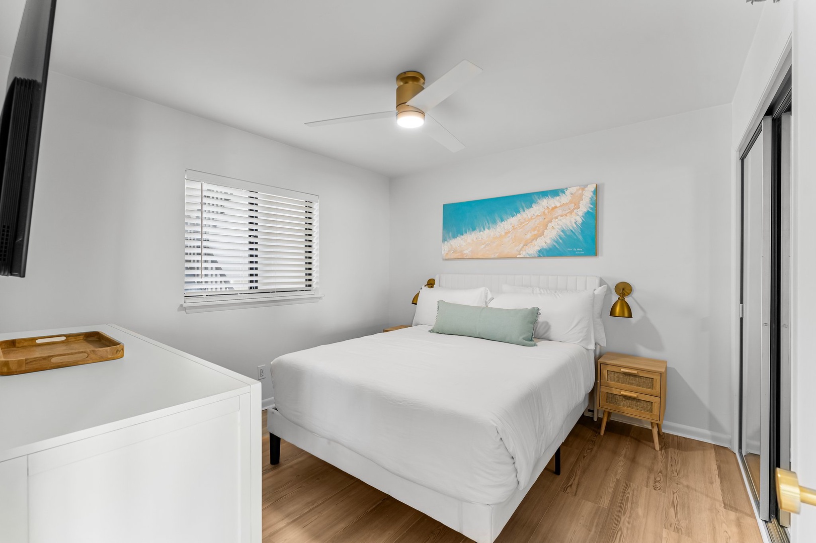 Queen bedroom