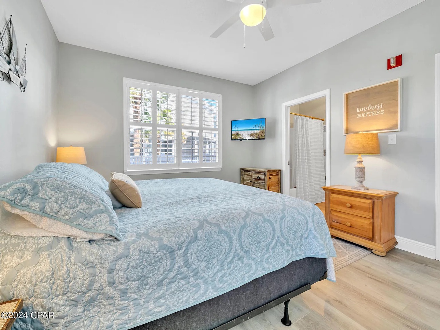 Master bedroom with king bed (sleeps 2)