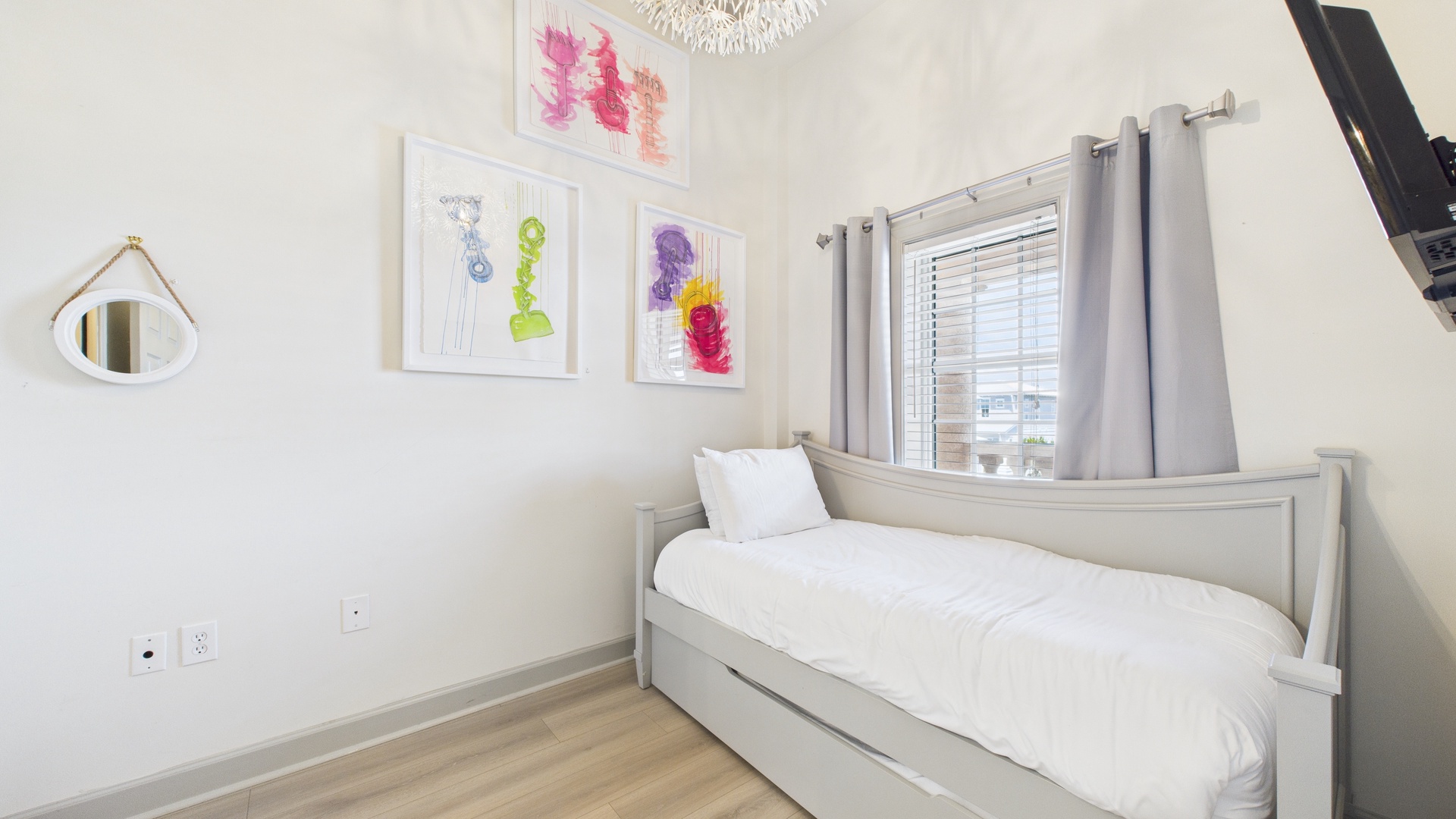 Second bedroom with twin bed and twin trundle (sleeps 2)