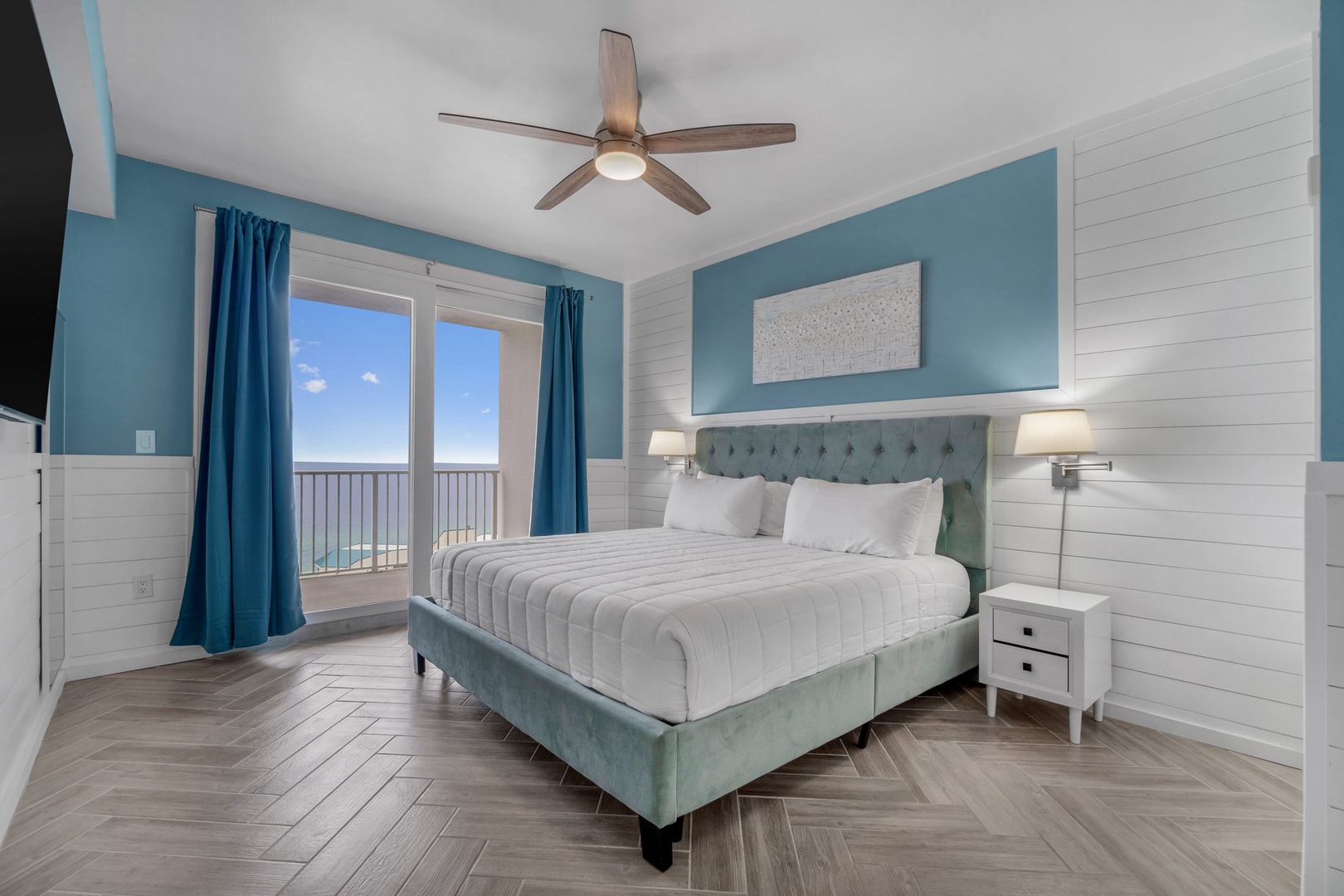 Ensuite king bedroom with balcony access