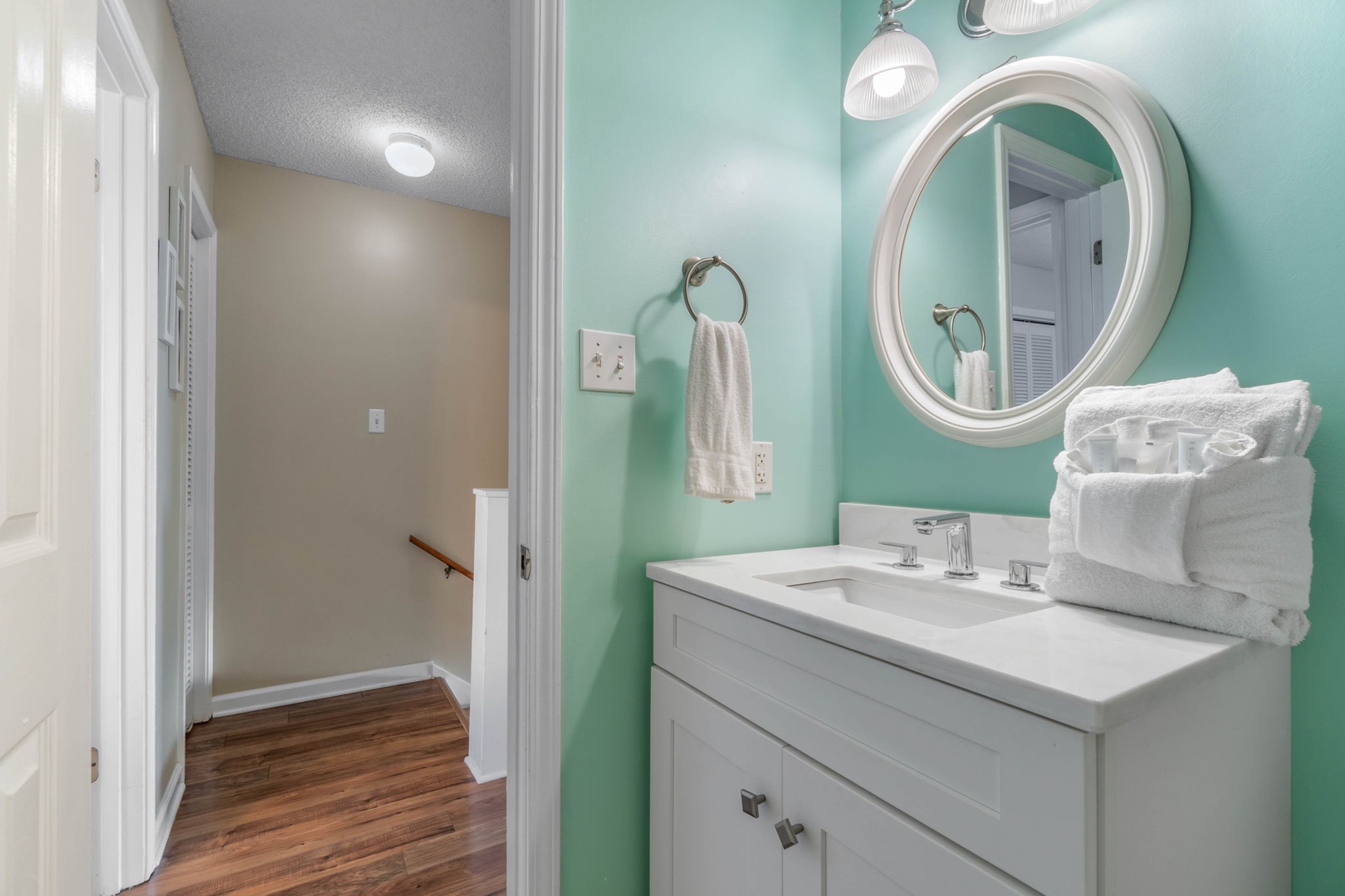 Full guest bathroom