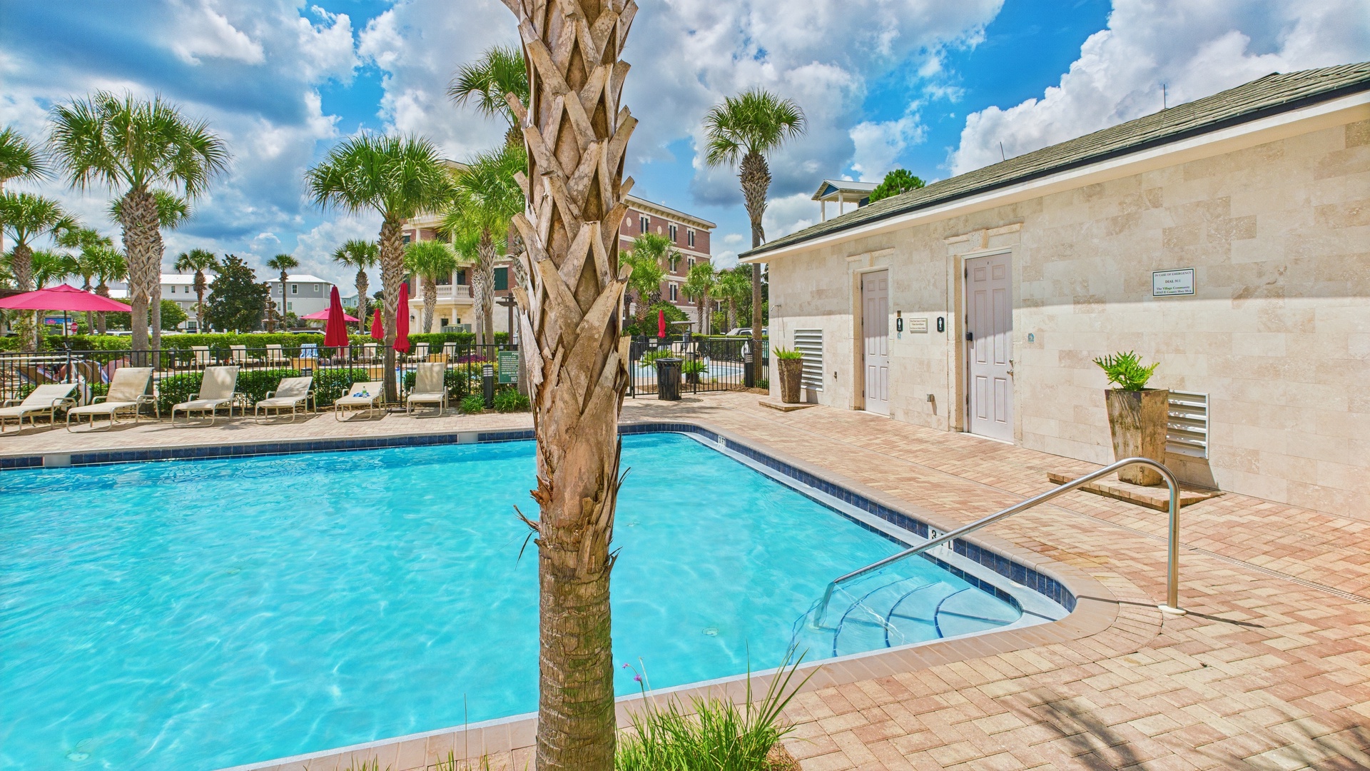 Direct access to pool from patio