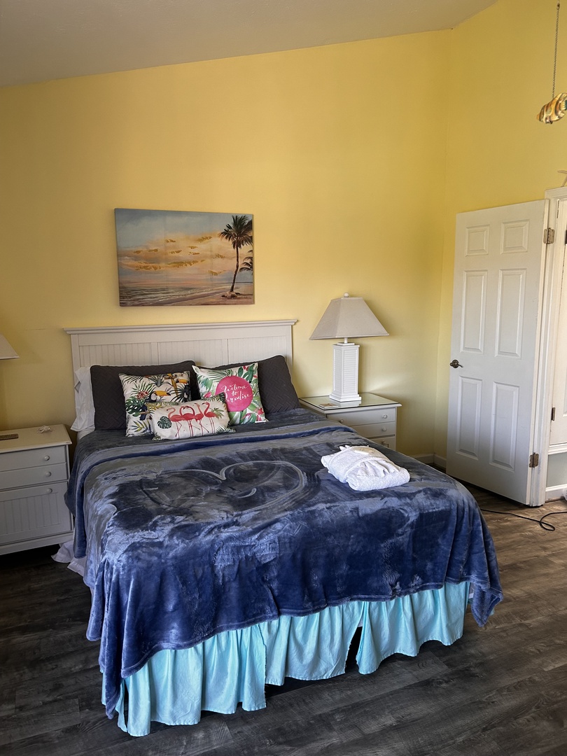 2nd bedroom with two queen beds (sleeps 4)