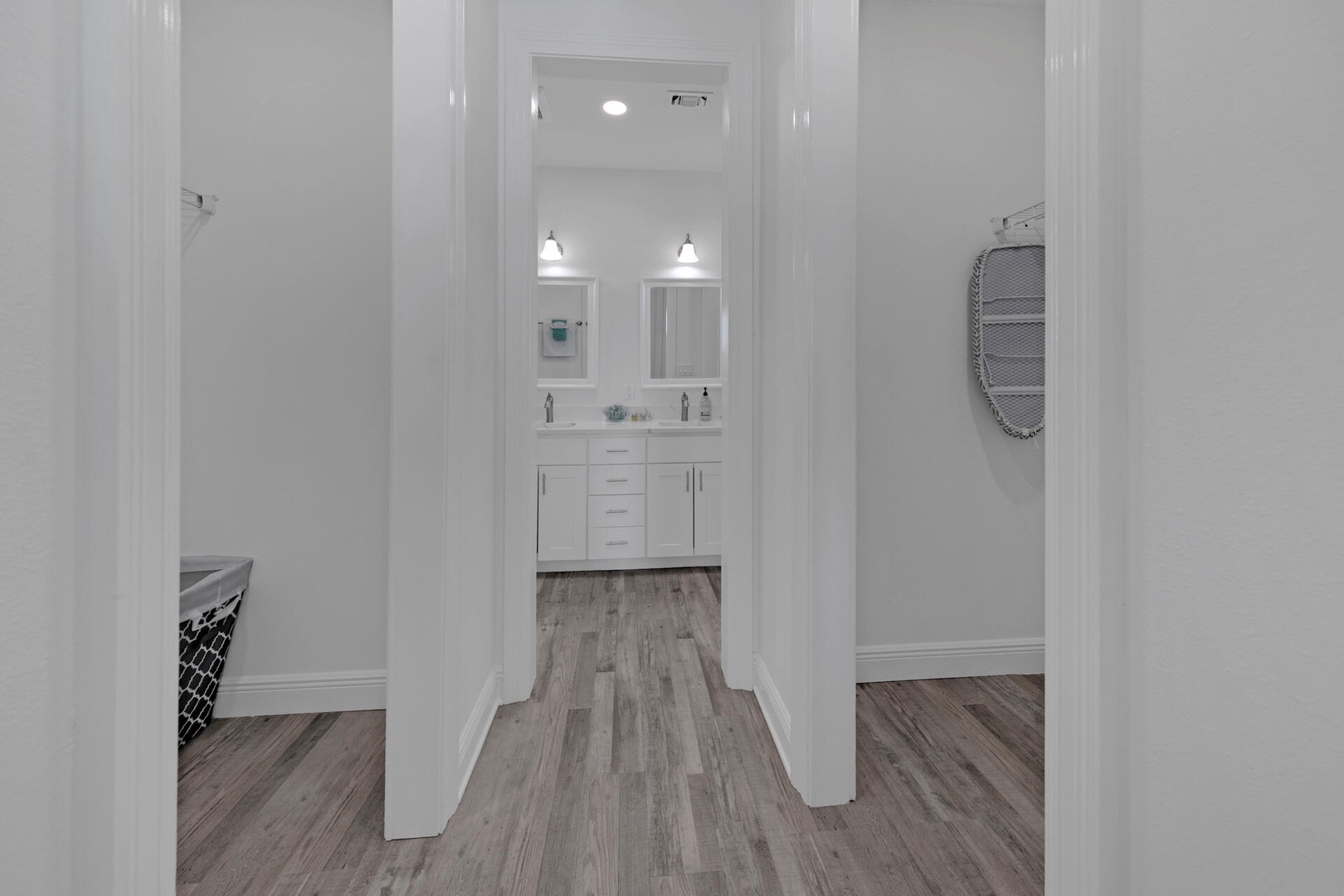 Ensuite Queen Bedroom with Balcony Access