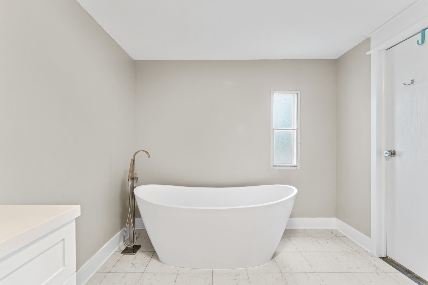 Full master bathroom