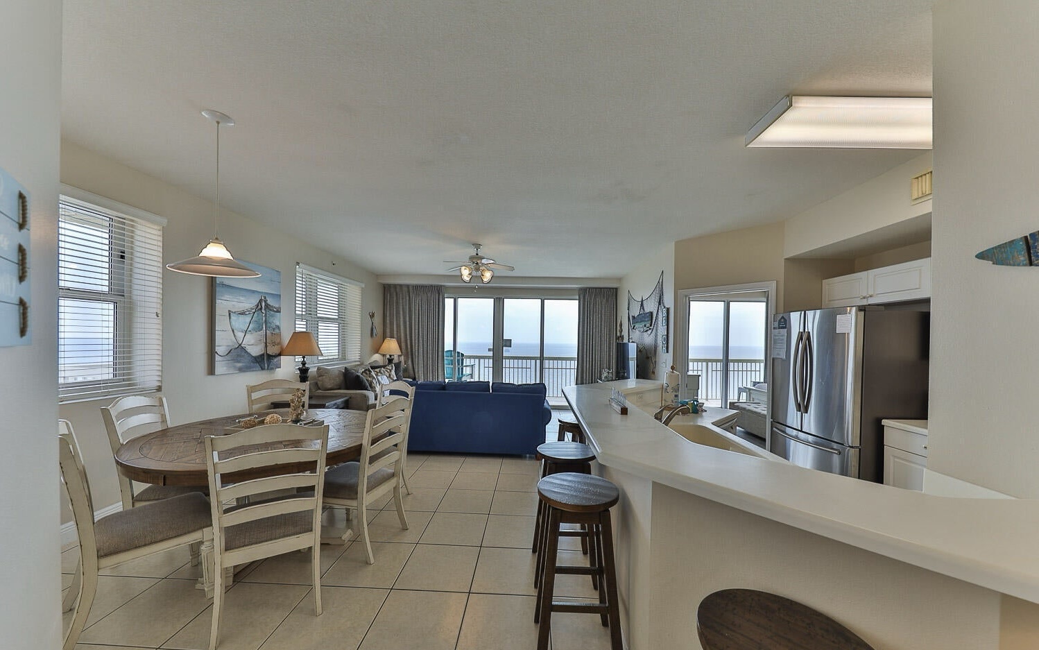 Breakfast bar and dining table