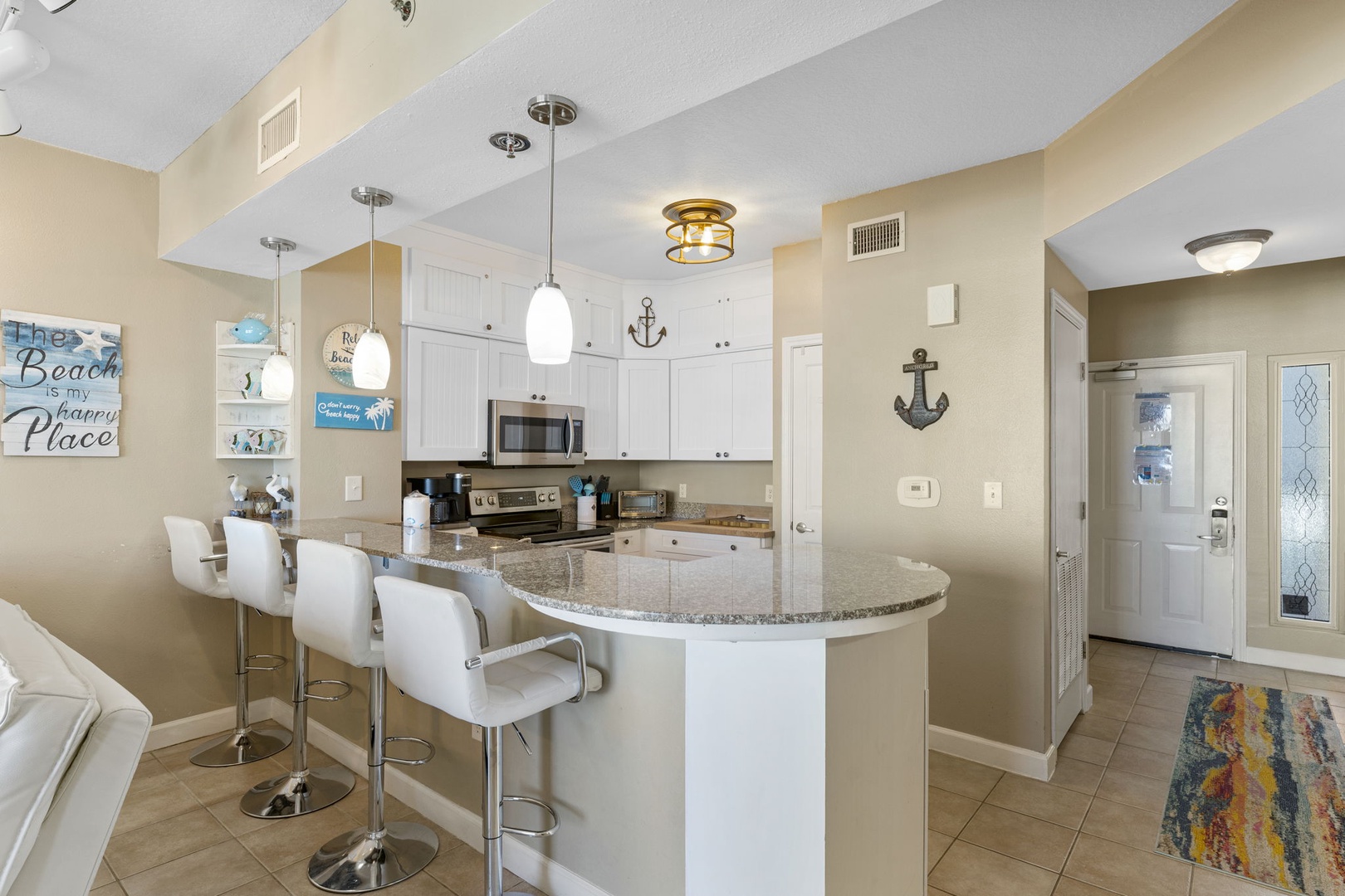 Kitchen breakfast bar