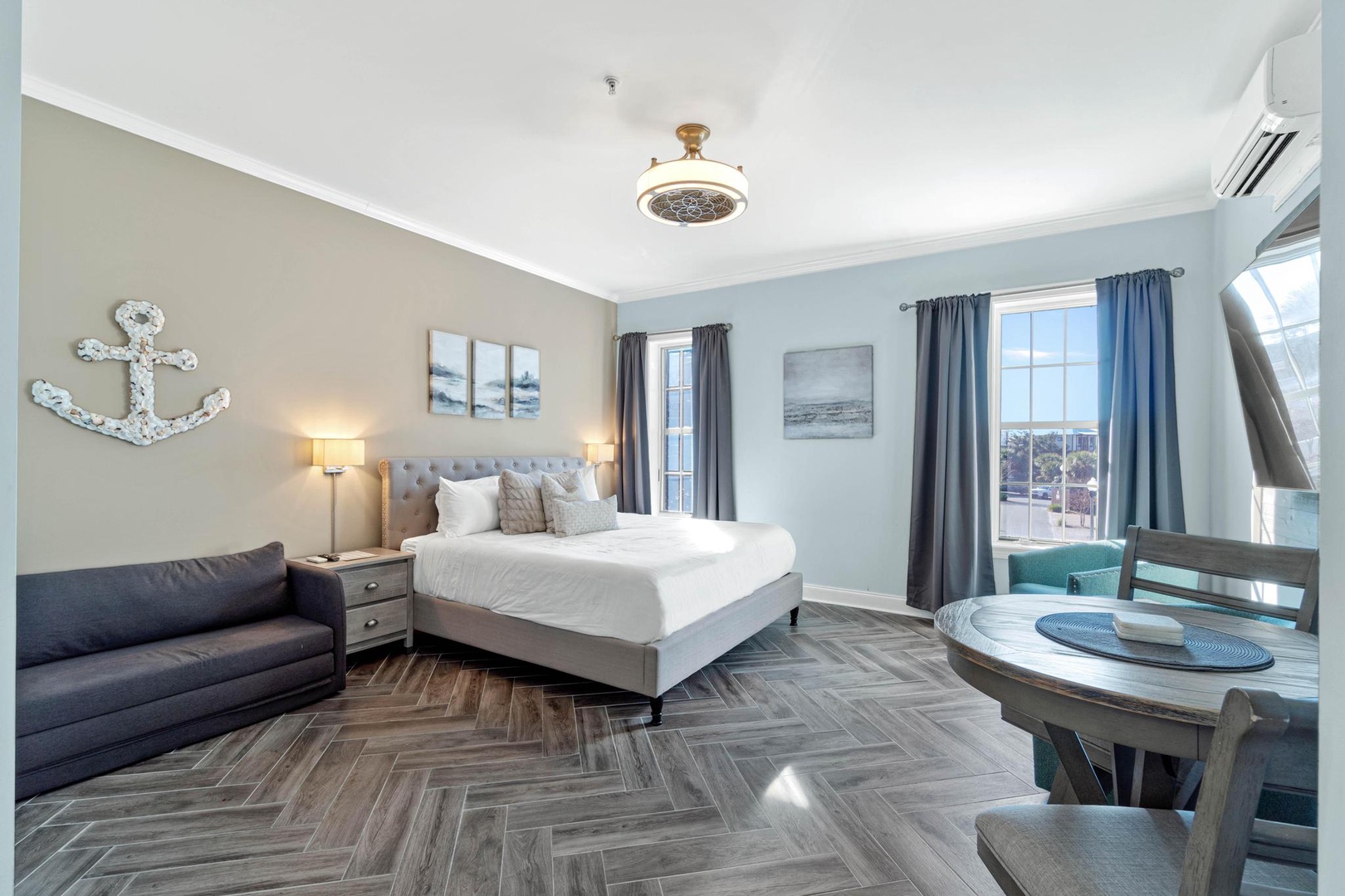 King size bed