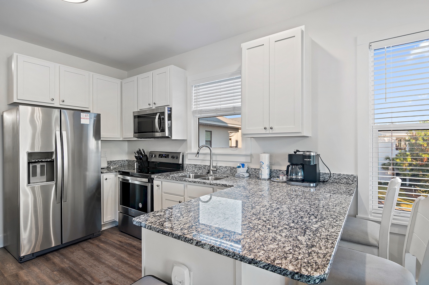 Fully applianced kitchen