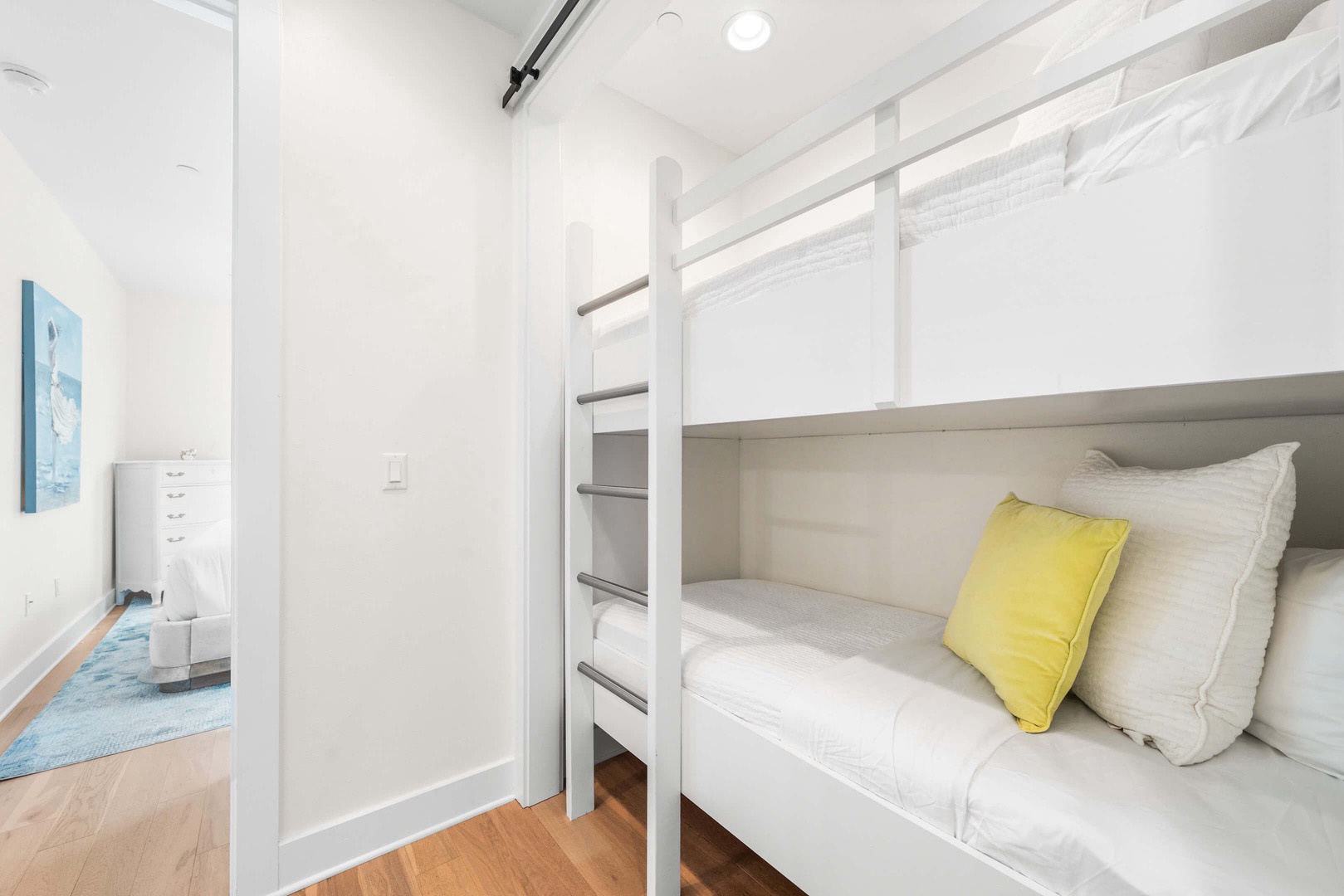 Bunk space with twin bunk bed (sleeps 2)