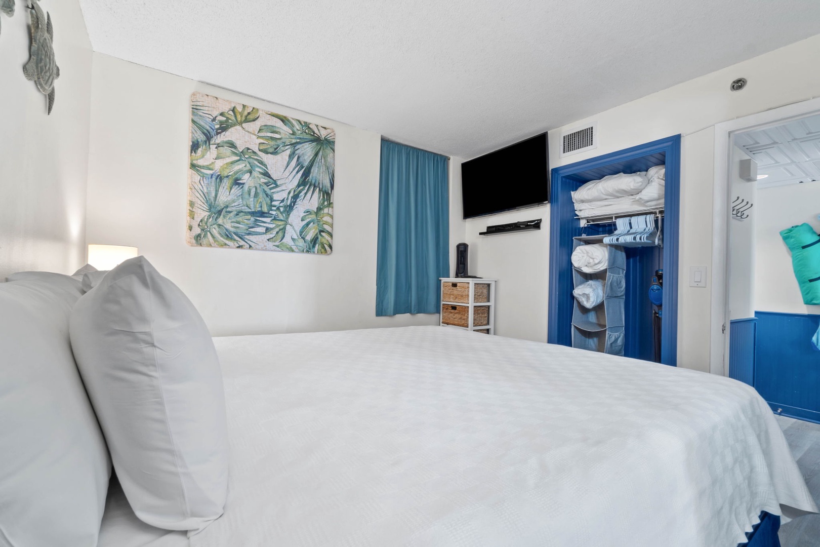 Ensuite Queen bedroom