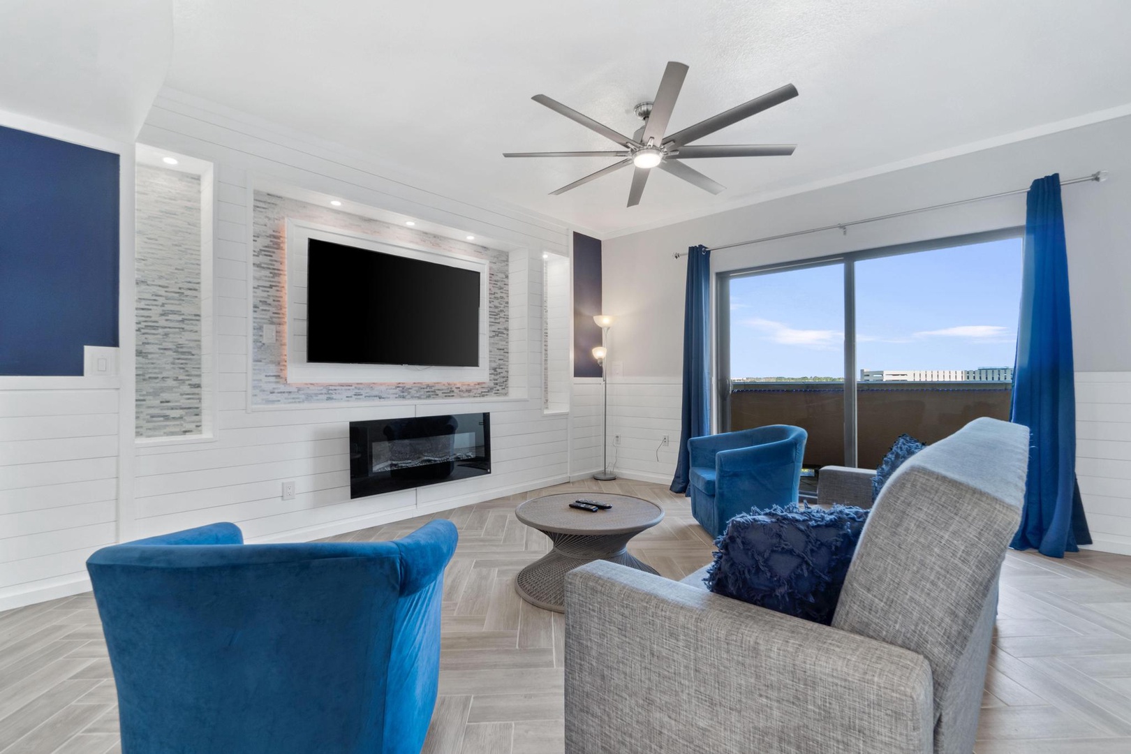 Living room area with pull out sofa bed