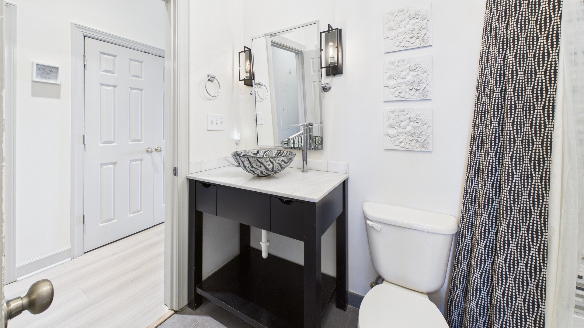 Guest bathroom with shower and tub combo