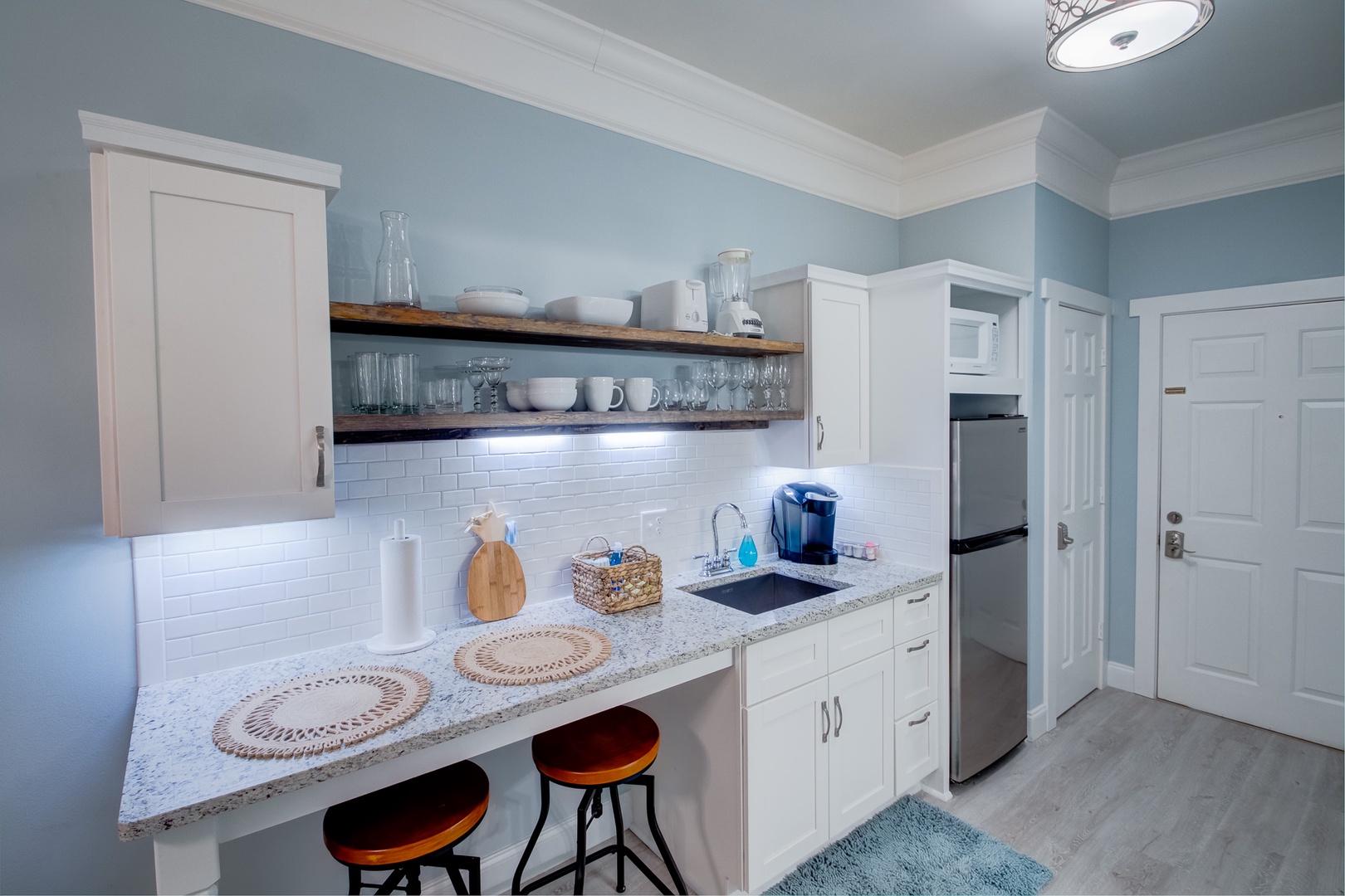 Kitchenette with seating area