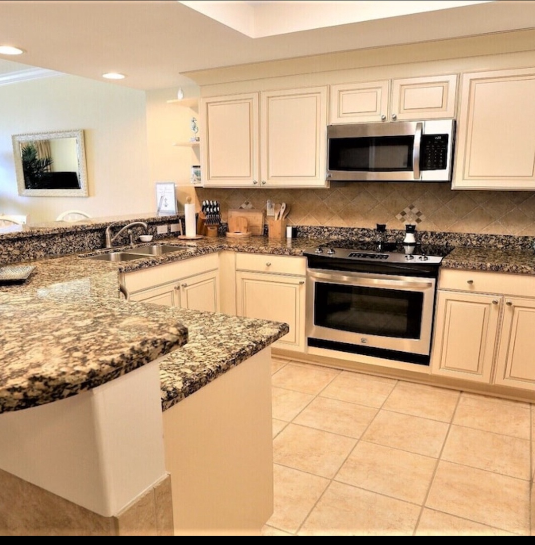 Fully applianced kitchen