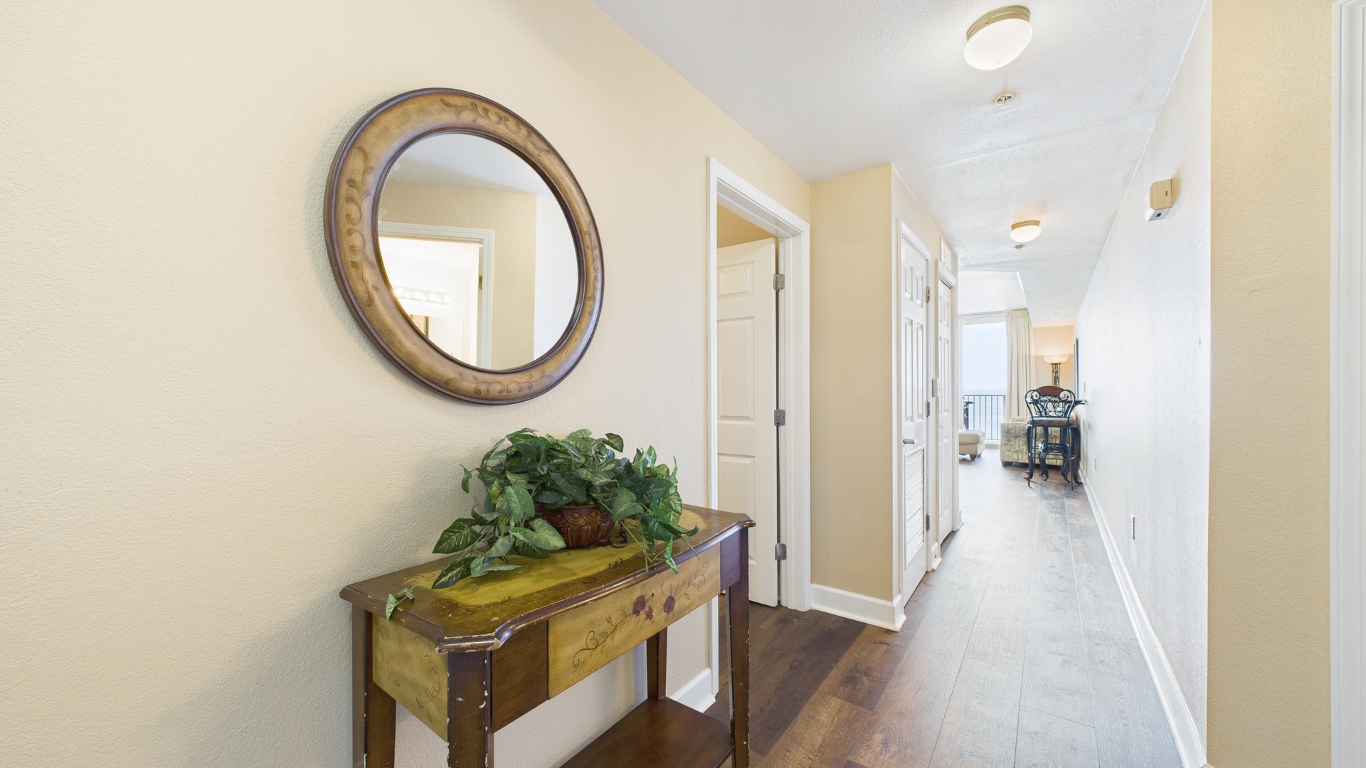 Hallway to bedrooms