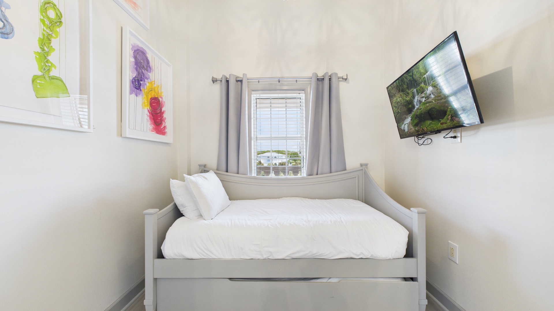 Second bedroom with twin bed and twin trundle (sleeps 2)