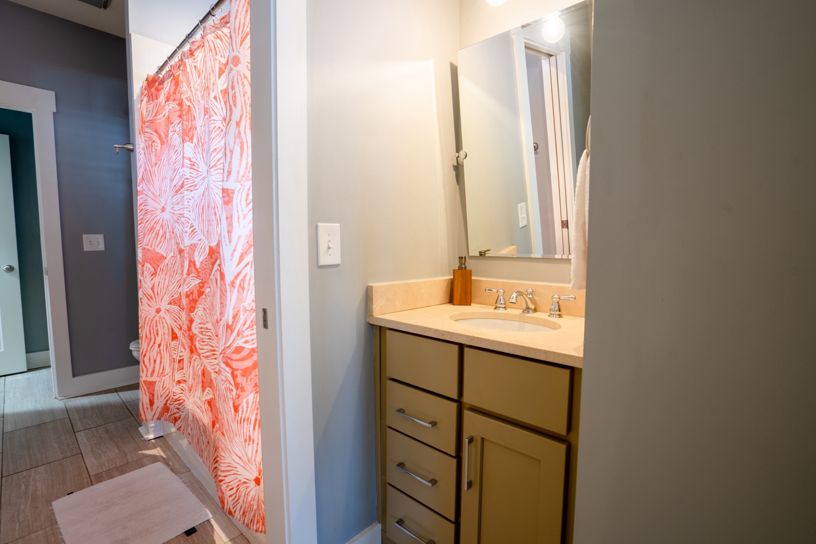 Upstairs shared bathroom