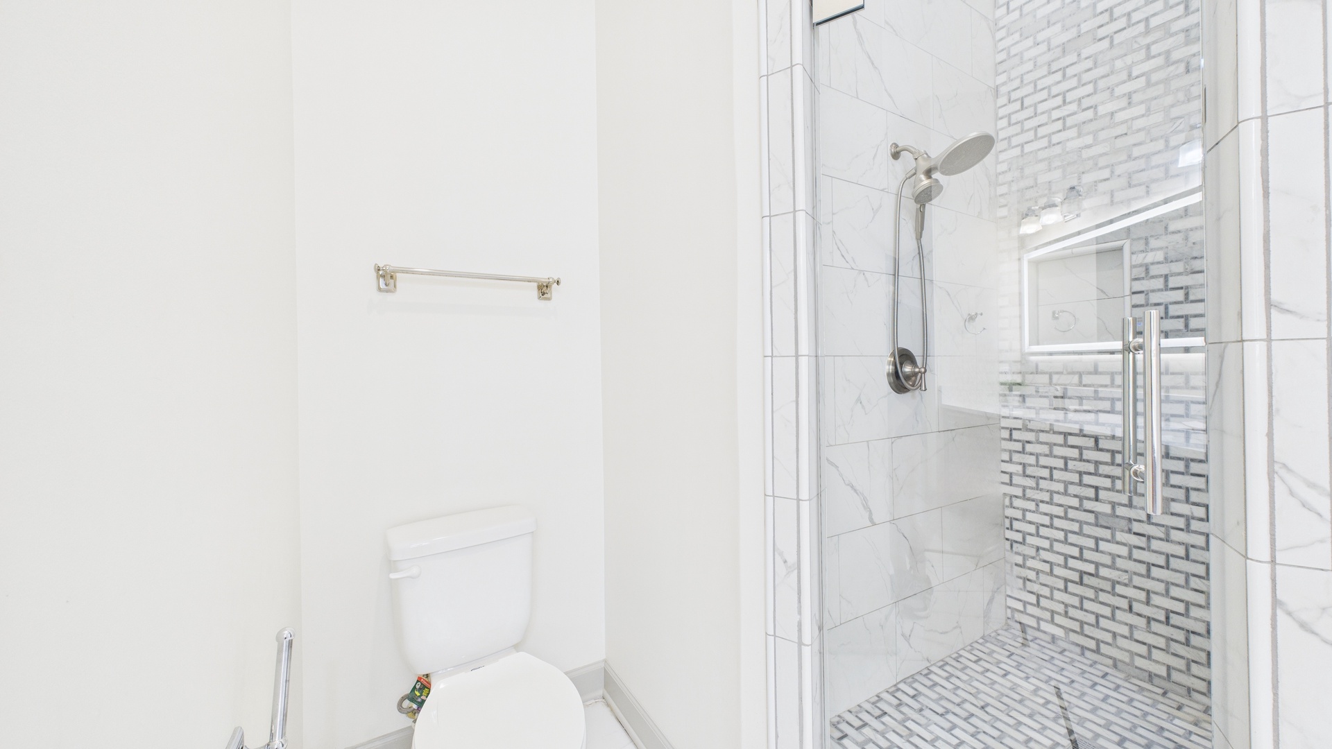 Beautiful walk in shower in master bathroom