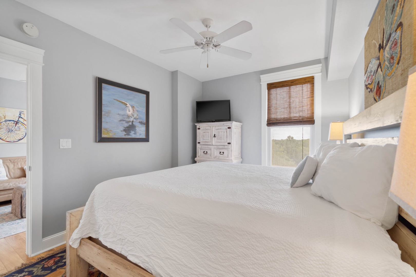 Ensuite king size bed