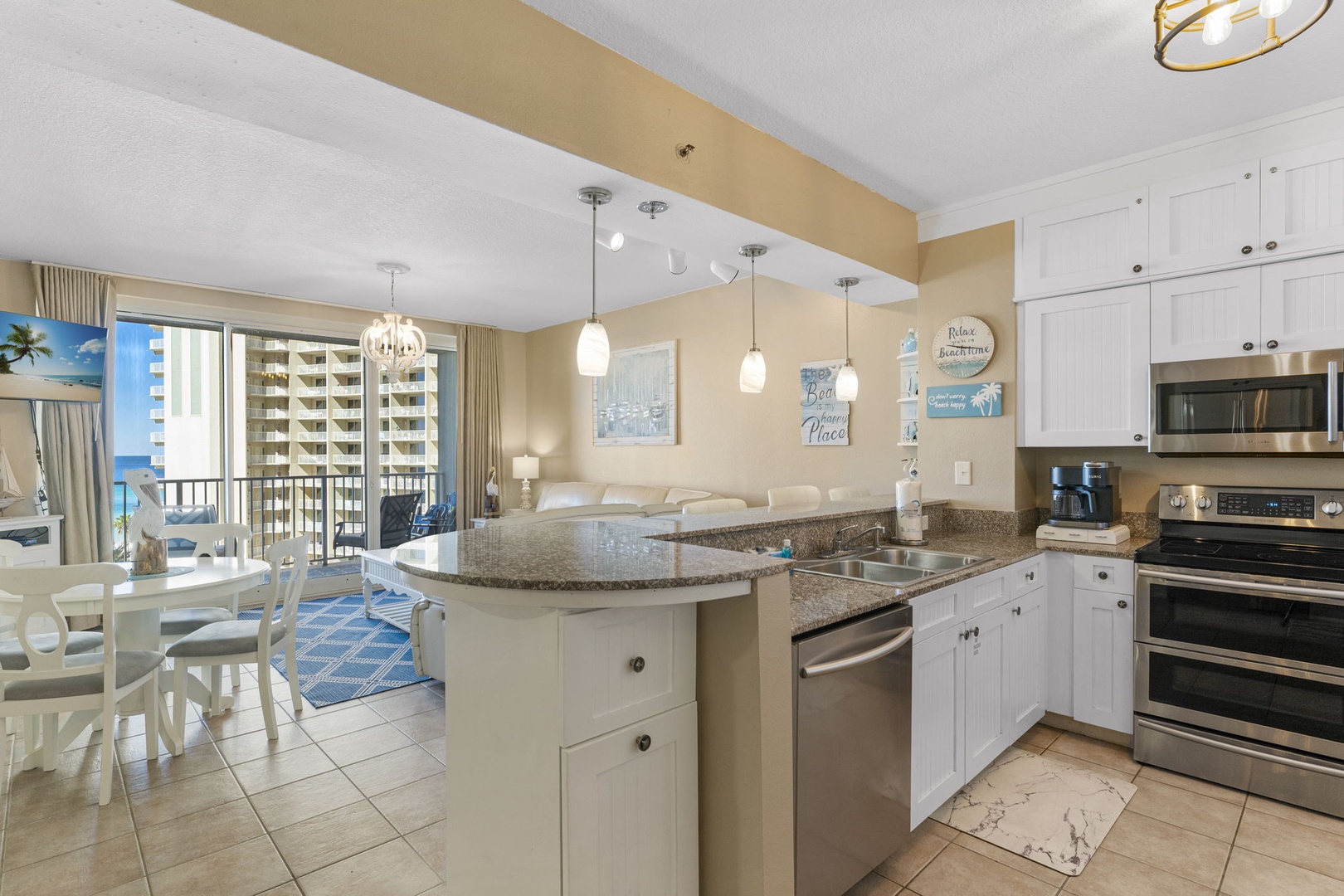 Fully applianced kitchen