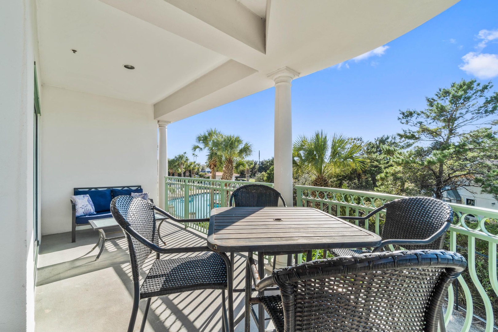 Furnished balcony